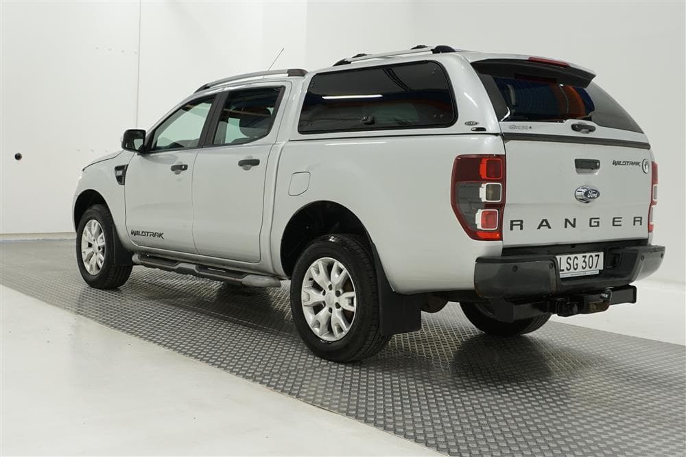 Ford Ranger Wildtrak 3.2 4WD 200hk Värmare Drag Moms exteriör