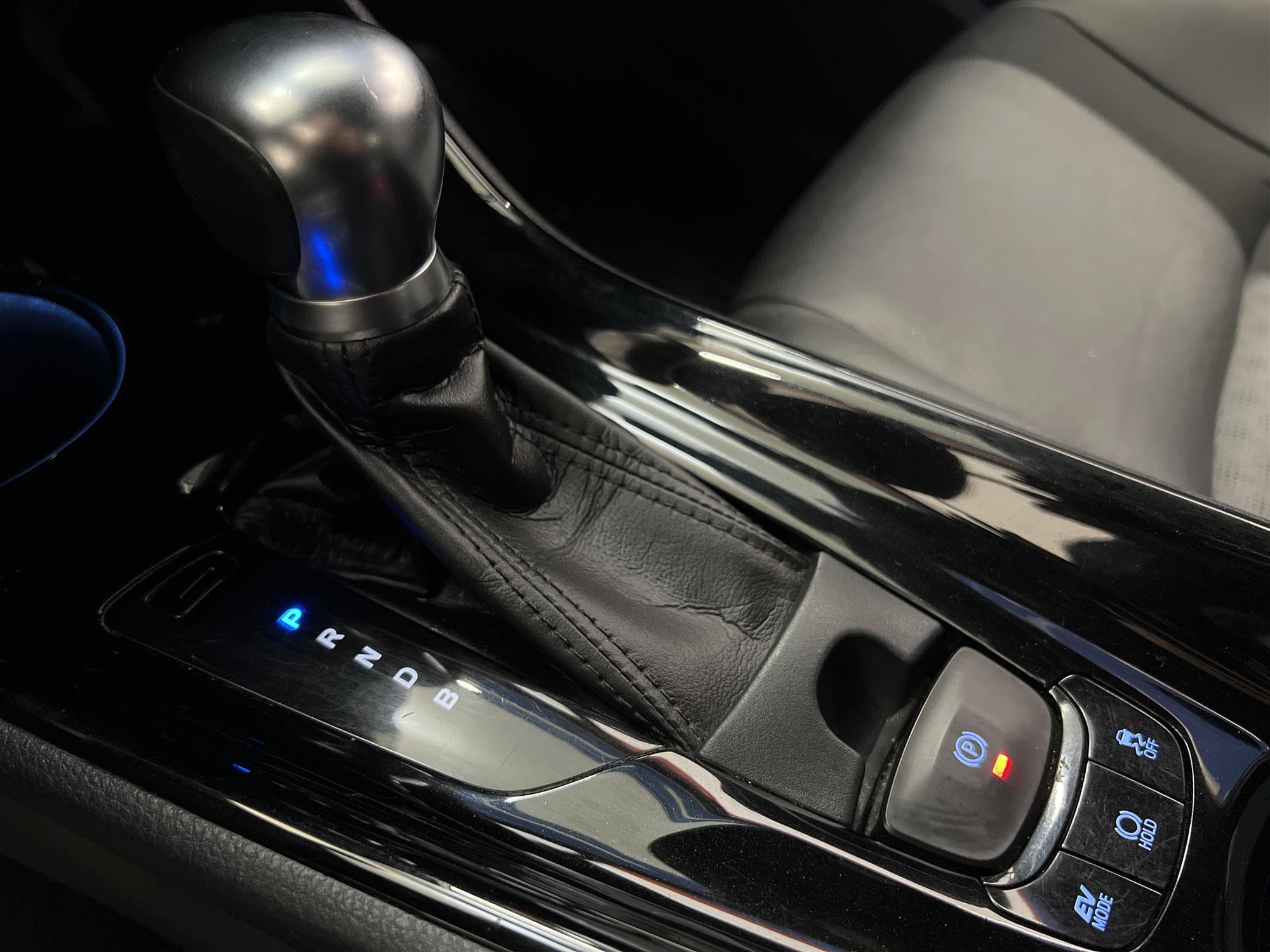 Toyota C-HR Hybrid 122hk JBL B-Kam Executive 0,41L/mil