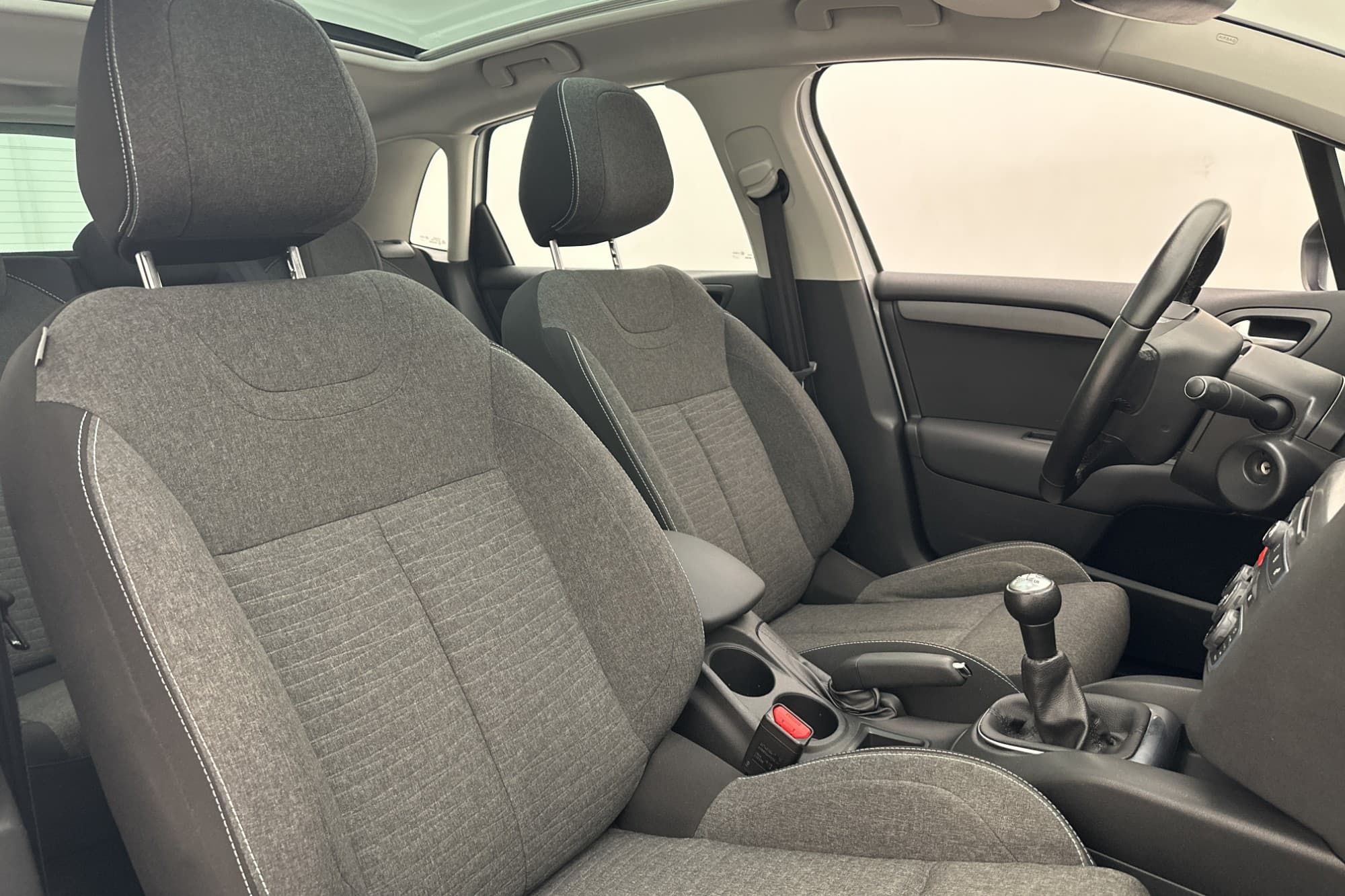 Citroën C4 1.2 PureTech 110hk  Panorama Navi 448kr Skatt