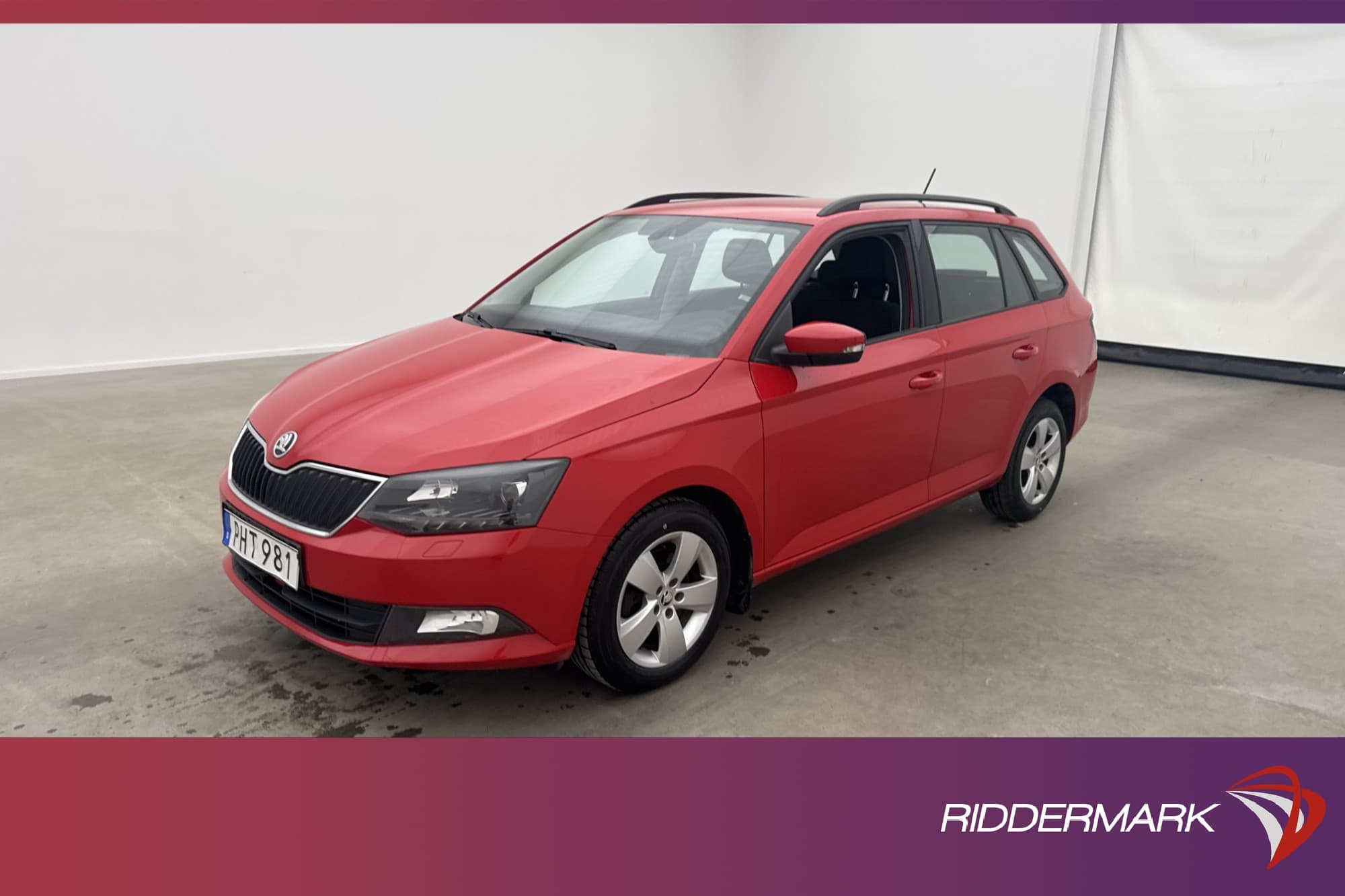 Skoda Fabia Kombi TSI 110hk Style M-Värm CarPlay P-Sensorer