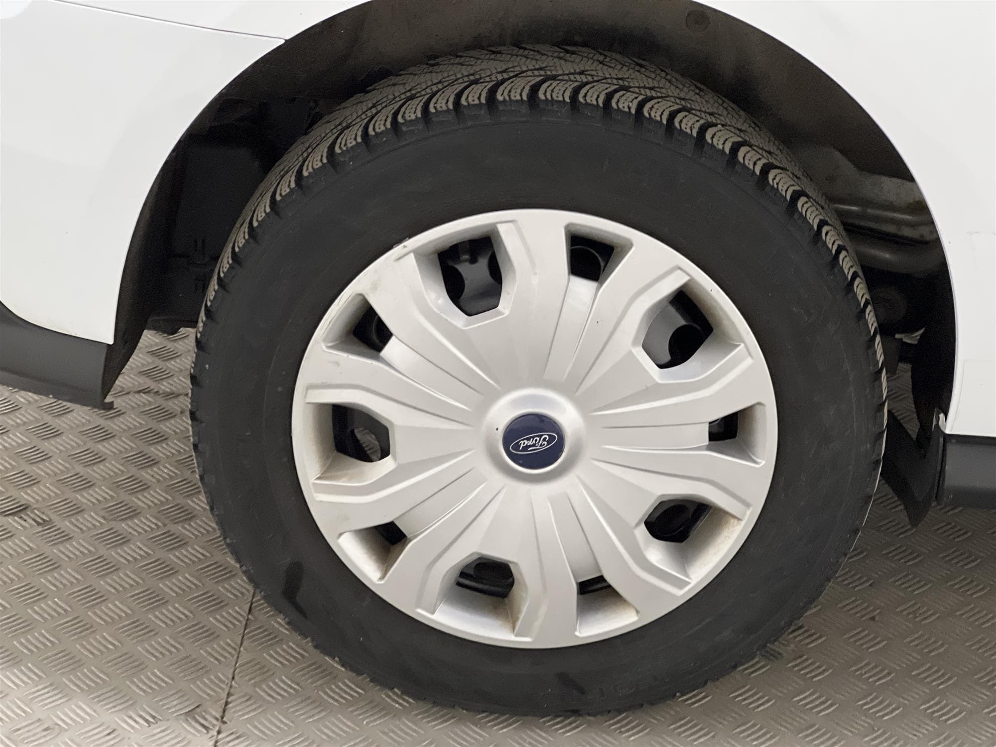 Ford Transit Connect 120hk LWB Drag Kamera Värmare Moms 