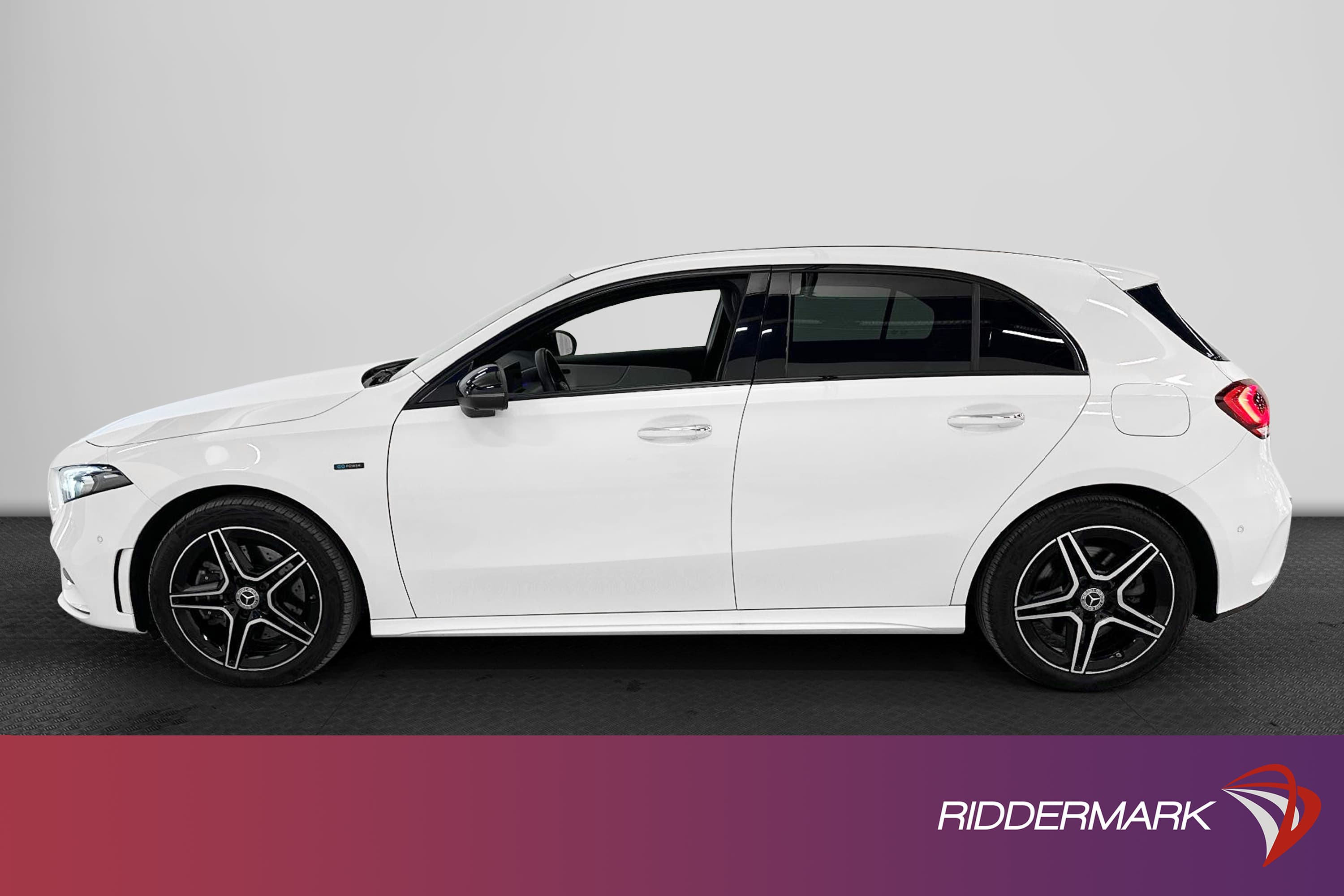 Mercedes-Benz A 250 e AMG Värmare 360° Wide GPS Burmester