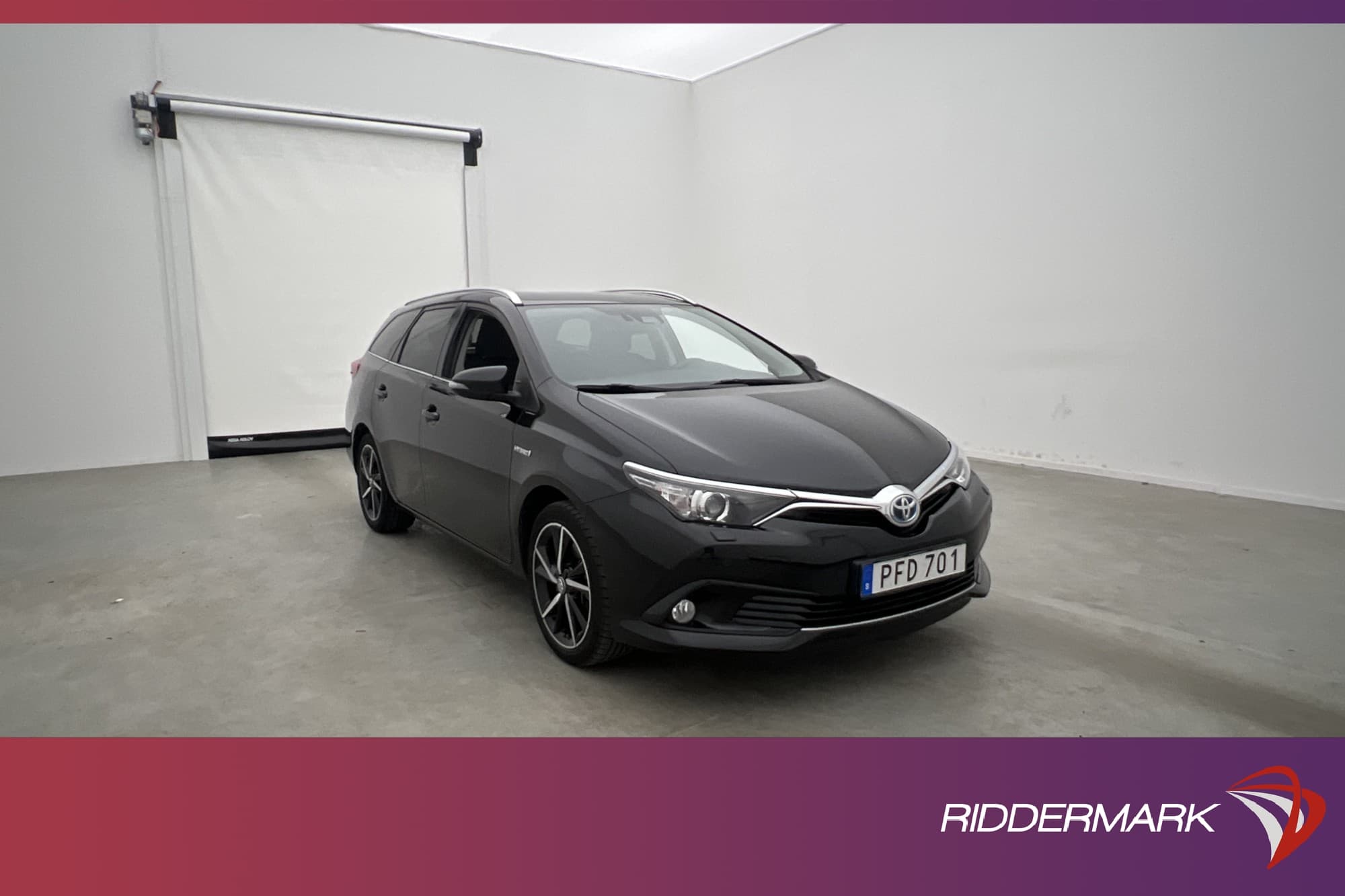 Toyota Auris Hybrid e-CVT 136hk