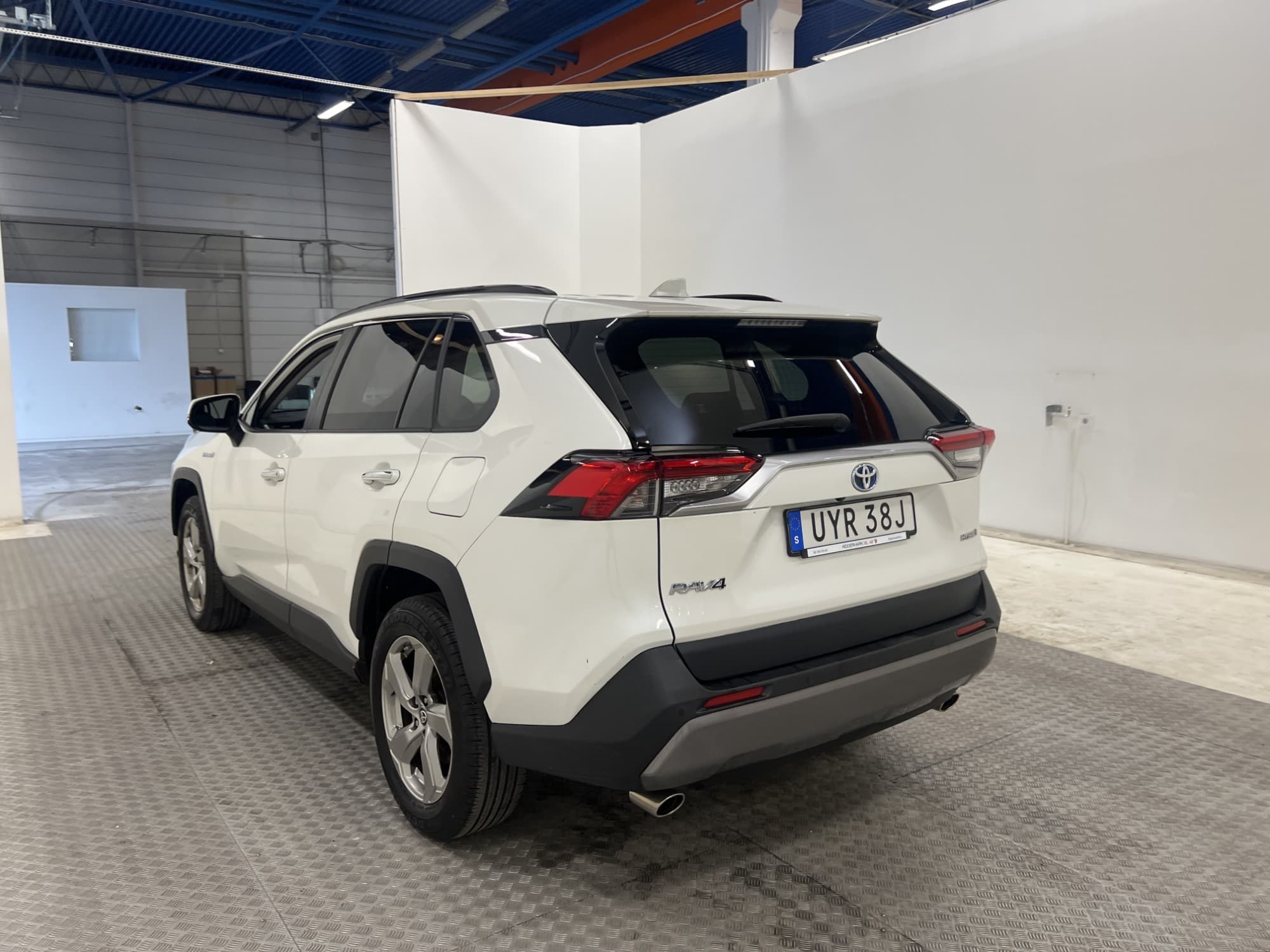 Toyota RAV4 Hybrid AWD-i E-CVT 222hk