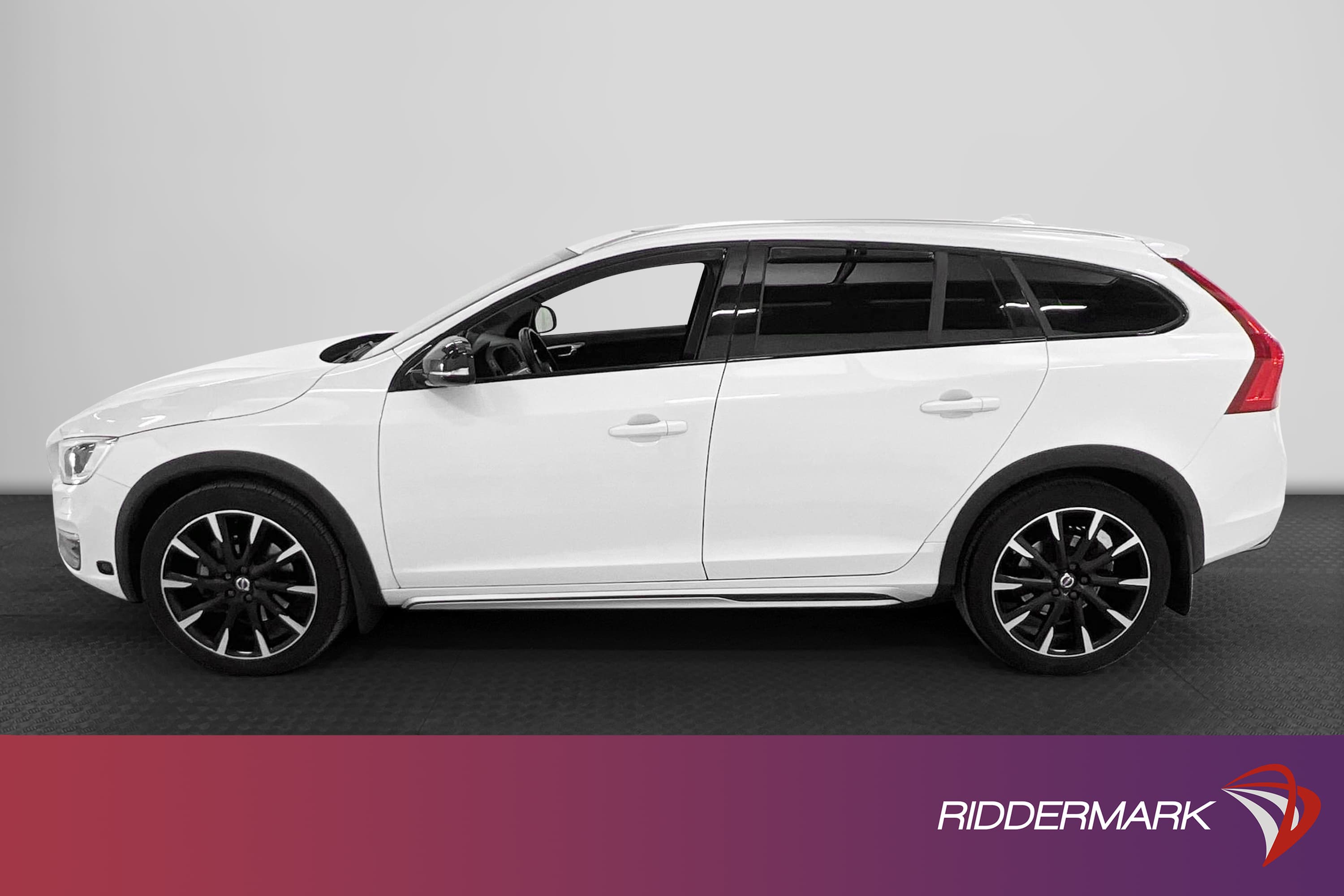 Volvo V60 Cross Country D4 AWD Summum