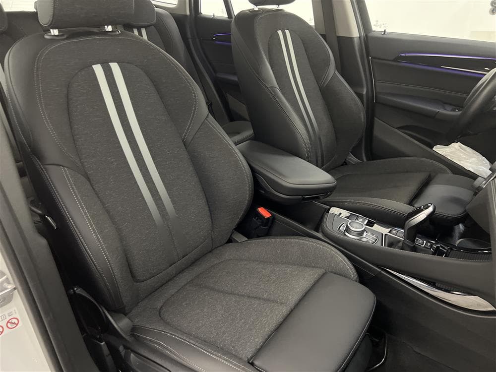 BMW X1 xDrive20d 190hk Sport Line Moms HUD HiFi Navi Draginteriör