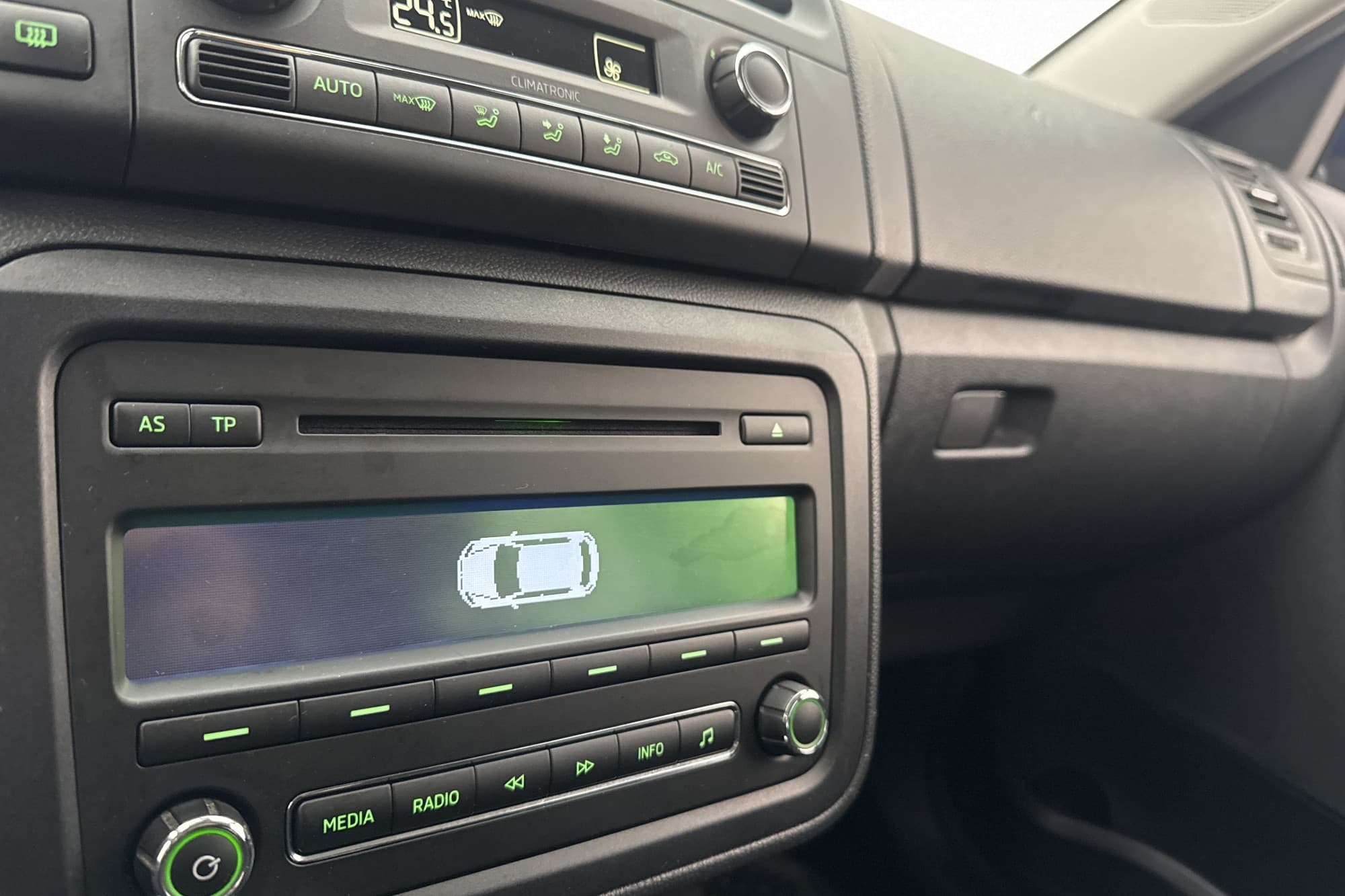 Skoda Fabia 1.2 TSI 105hk Ambiente Sensorer Farthållare