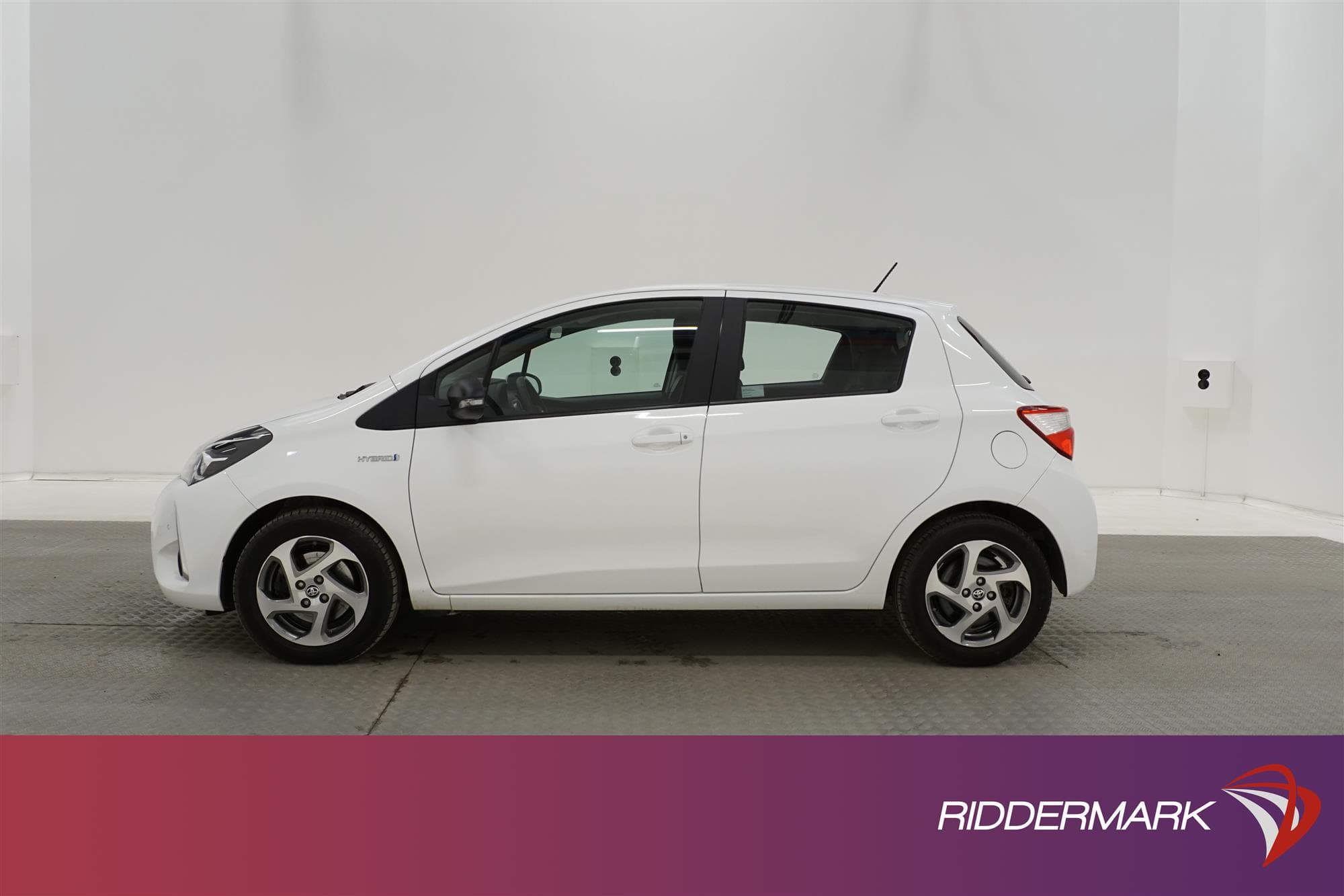 Toyota Yaris Hybrid e-CVT 101hk B-Kam P-Sensorer 0,37L/mil