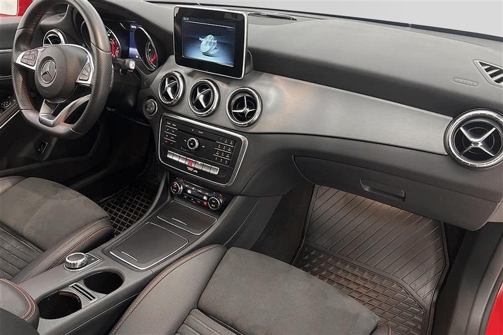 Mercedes CLA 220d 4M 177hk AMG Pano Drag B-kamera 0,42l/milinteriör