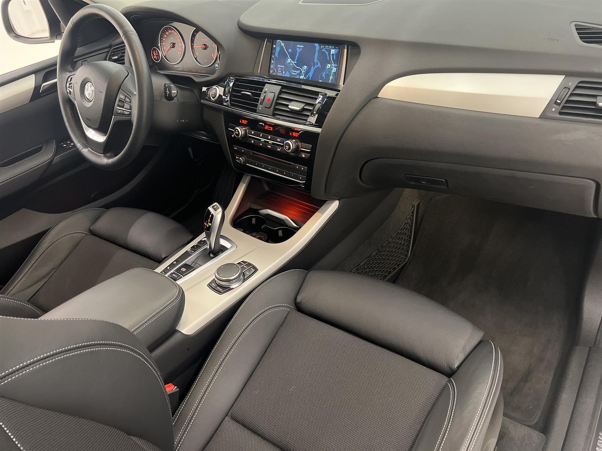 BMW X3 xDrive20d Steptronic 190hk 1 Brukare Pano Navi B-Kam