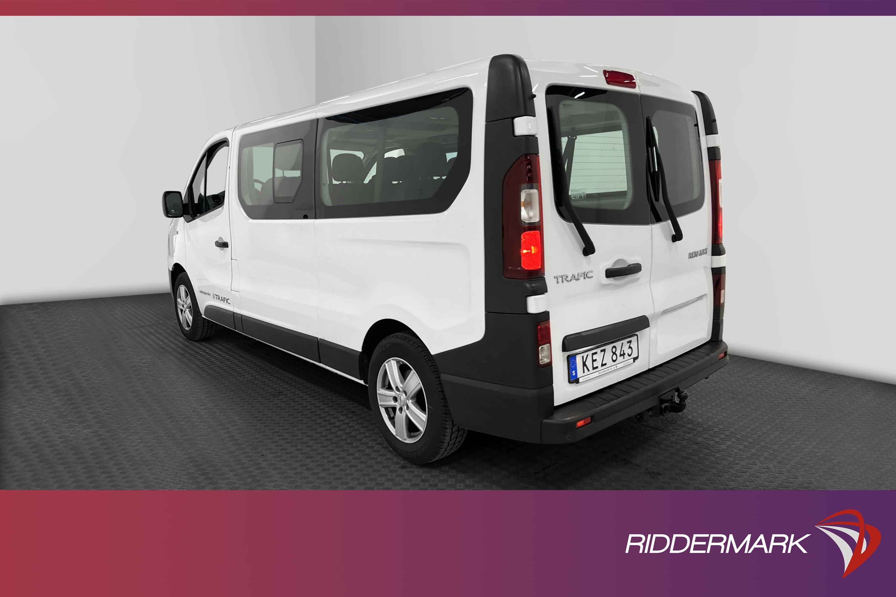 Renault Trafic Kombi Lång 125hk Värmare Dragkrok PDC 9Sits