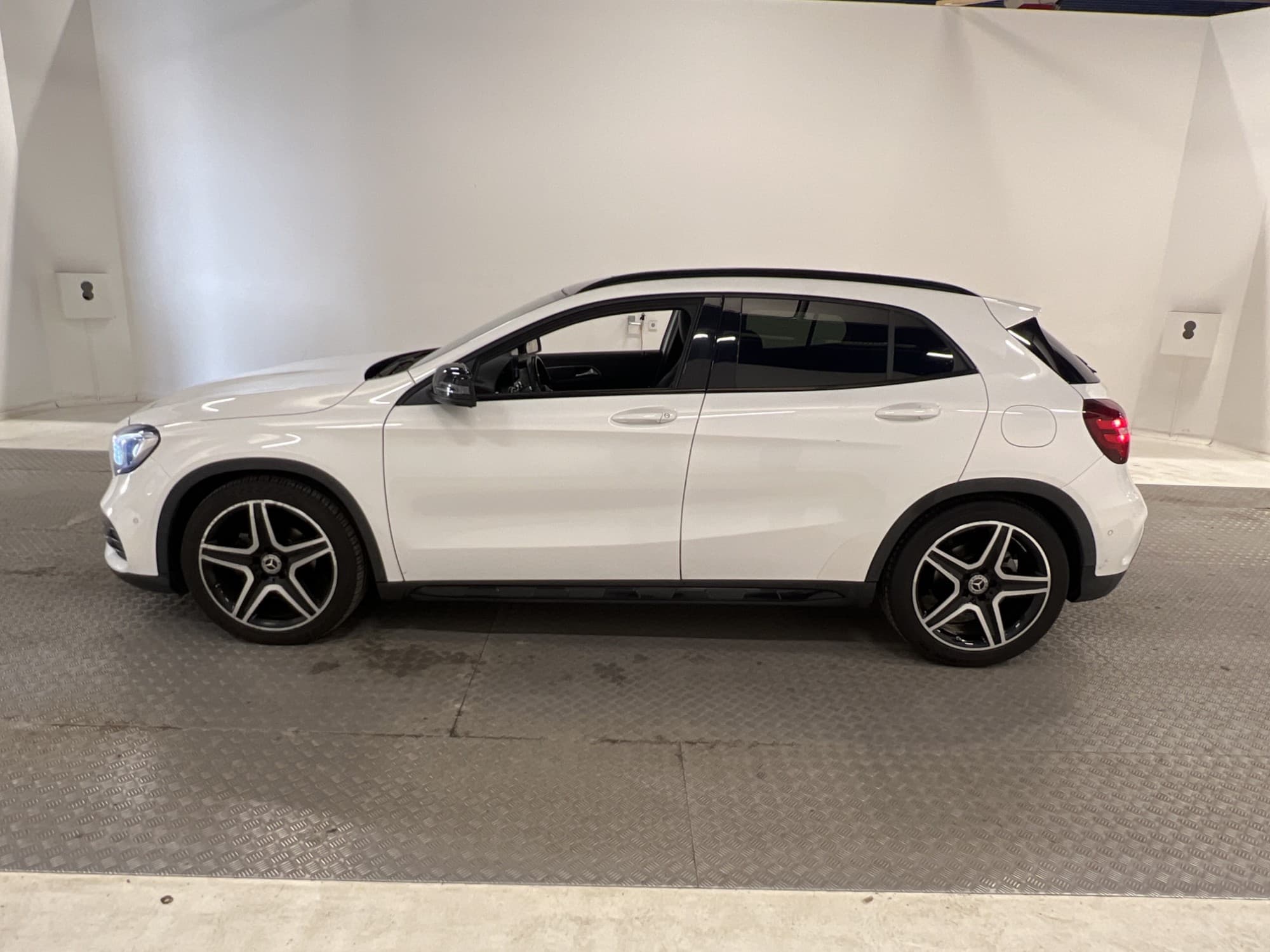 Mercedes-Benz GLA 200 d 136hk