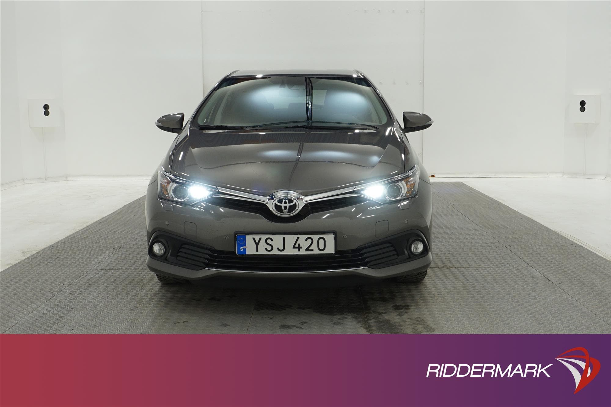 Toyota Auris 1.2 Turbo 116hk  B-Kam Lane Assist Nyservad