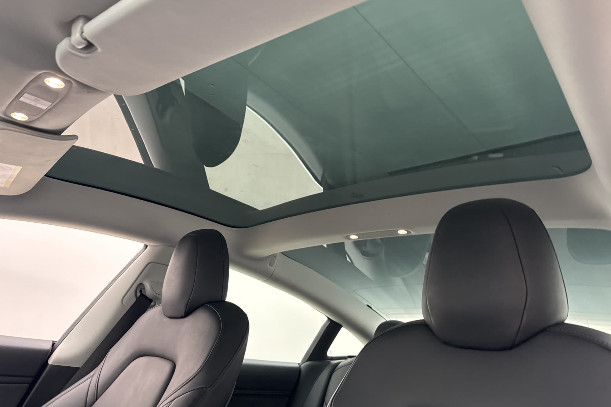 Tesla Model 3 Long Range AWD Autopilot Svensksåld MOMS