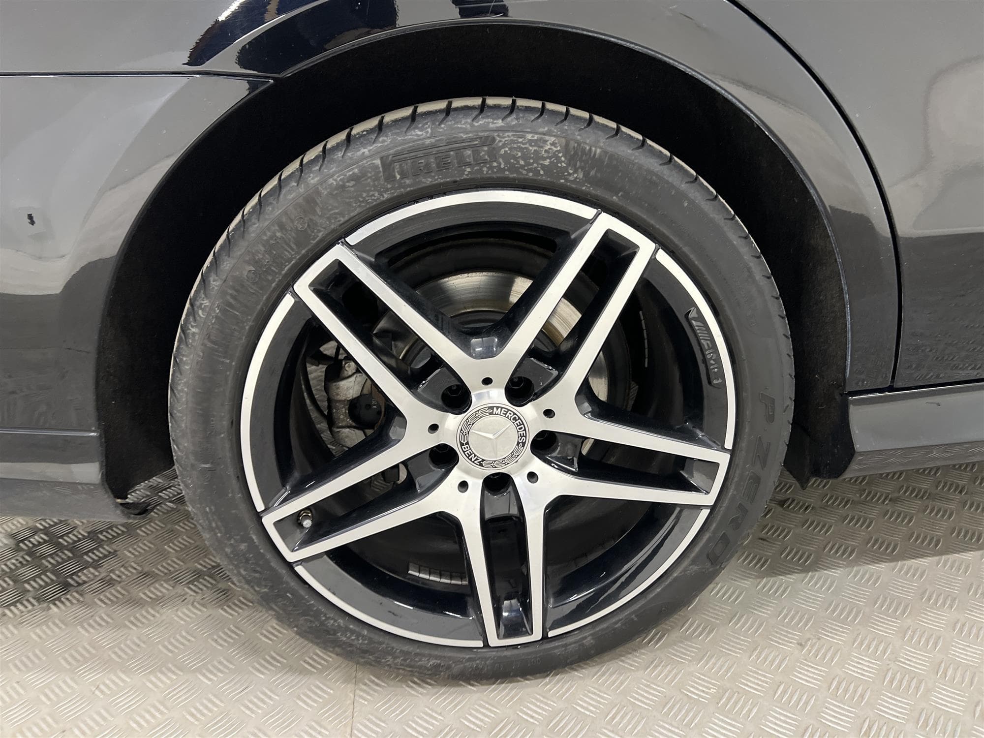 Mercedes-Benz E 220 T 170hk AMG Sport Navi Drag 0,48l/mil
