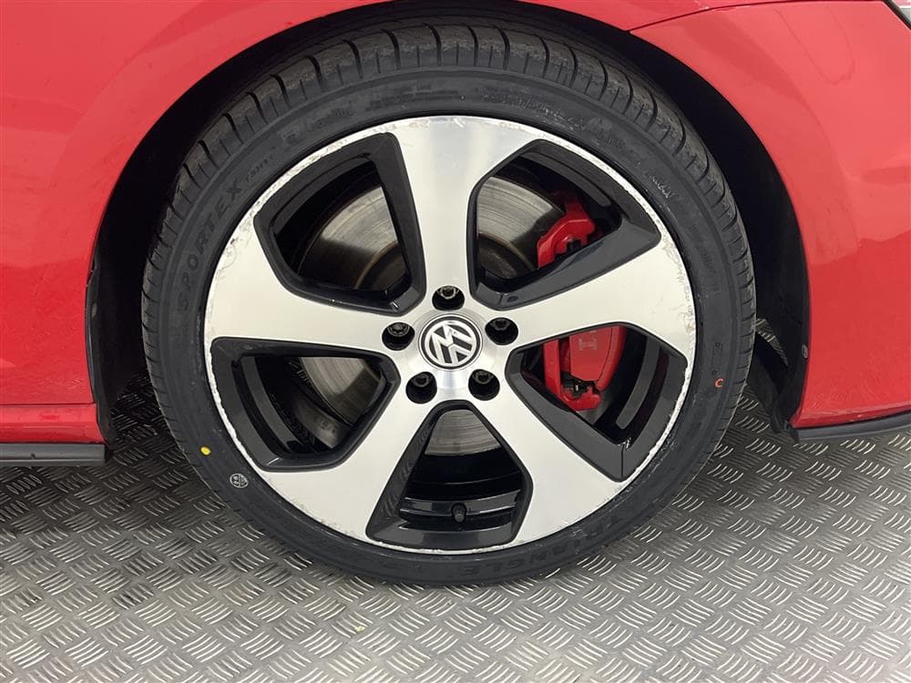 Volkswagen Golf GTI Performance 230hk Pluspaketinteriör