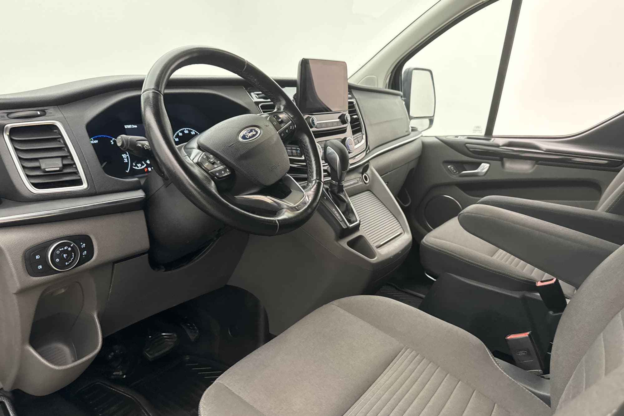 Ford Tourneo Custom Plug-in Hybrid Kamera SYNC-3 8-Sits MOMS