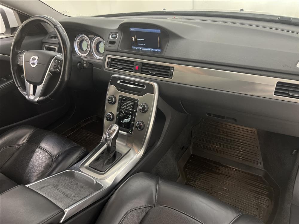 Volvo V70 D4 AWD 163hk VOC D-Värmare Drag Skinn Takluckainteriör