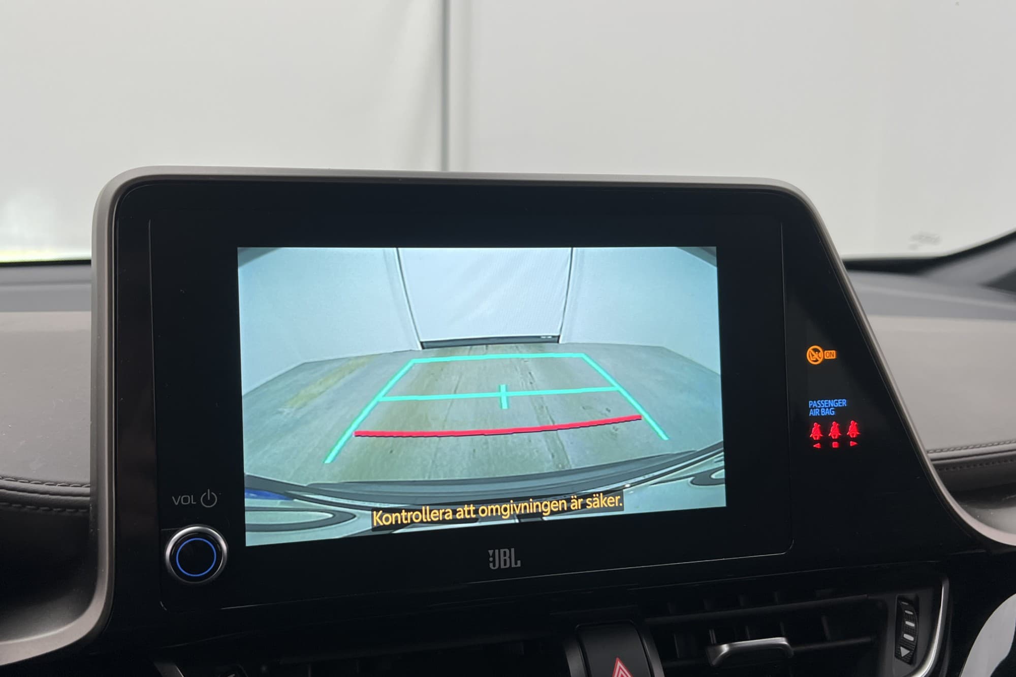 Toyota C-HR Hybrid 122hk Executive JBL Kamera Navi Skinn