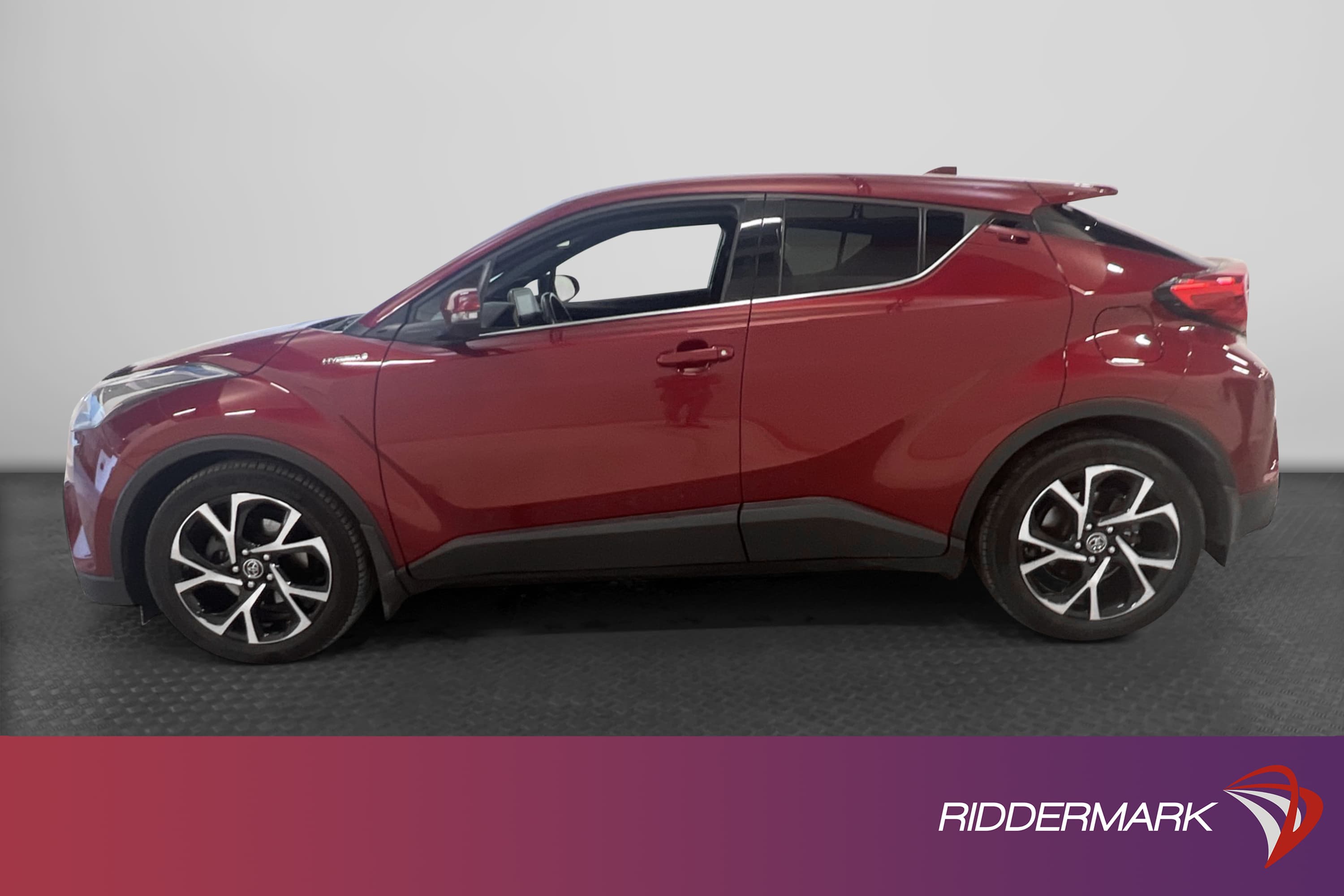 Toyota C-HR Hybrid CVT 122hk