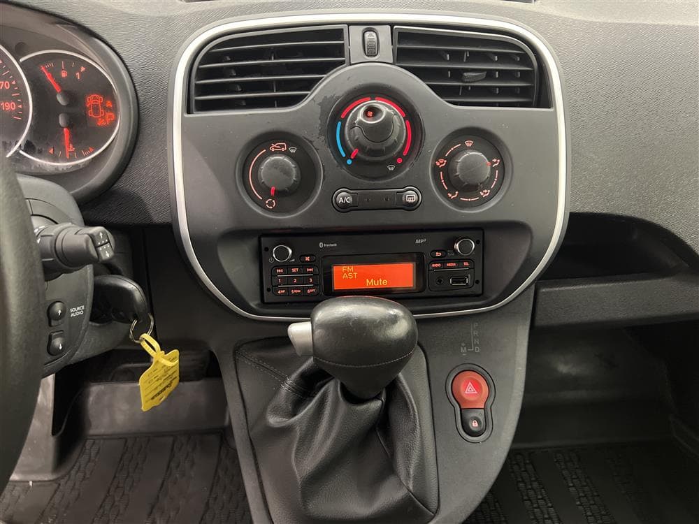 Renault Kangoo 1.2 TCi Automat 115hk kamera Nyservad Moms interiör