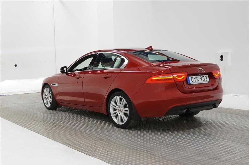 Jaguar XE 2.5T 240hk Navi B-kam Välservad Keyless 0,75l/milexteriör