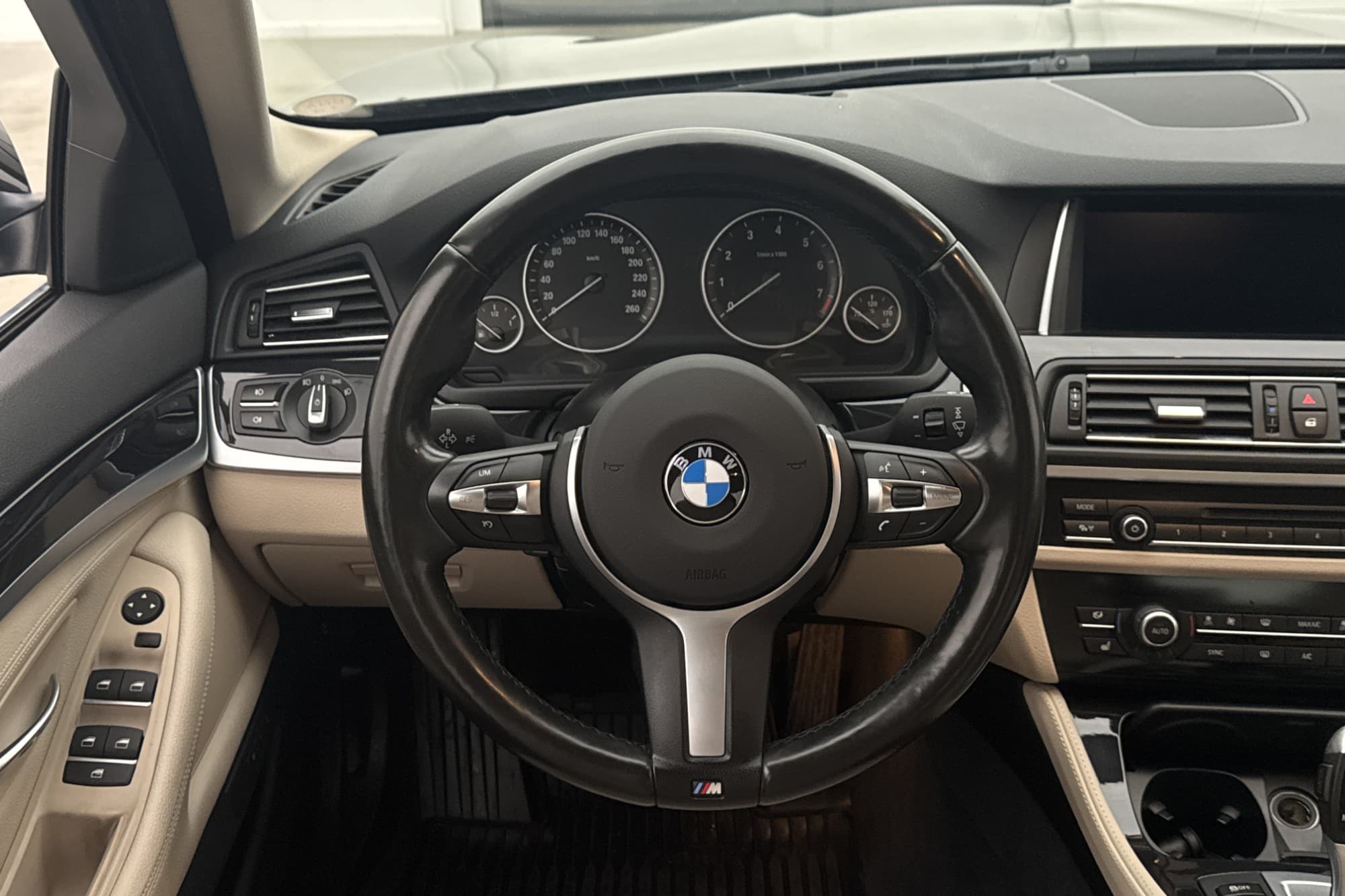 BMW 528 i xDrive Sedan M-Ratt Navi Skinn Dragkrok Rattvärm