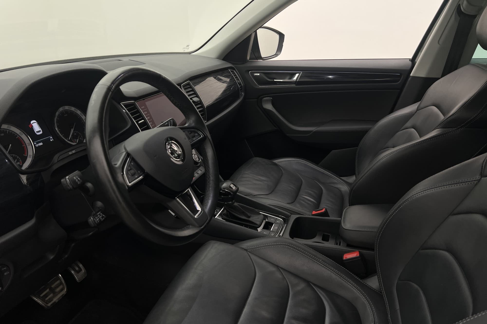 Skoda Kodiaq 4x4 190hk Business Värmare Canton Drag Kamera
