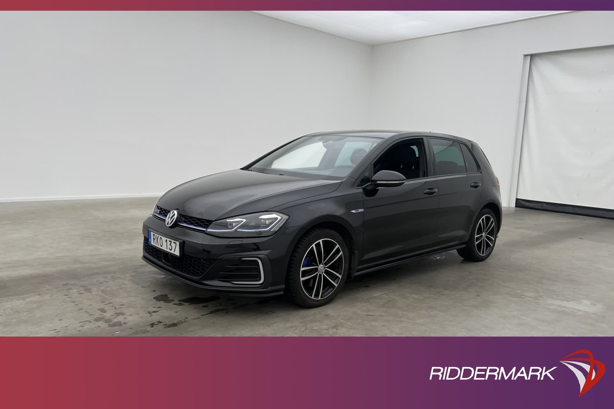 Volkswagen Golf GTE 204hk