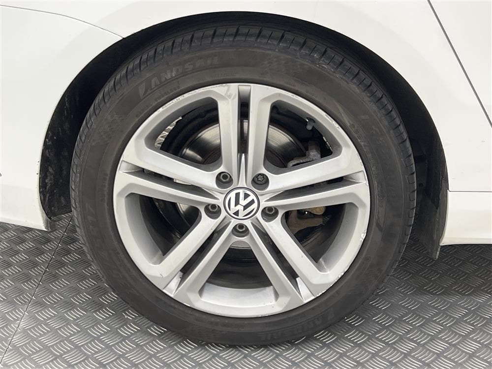Volkswagen Passat 2.0 TDI 4Motion 170hk R-line Värmare Skinninteriör