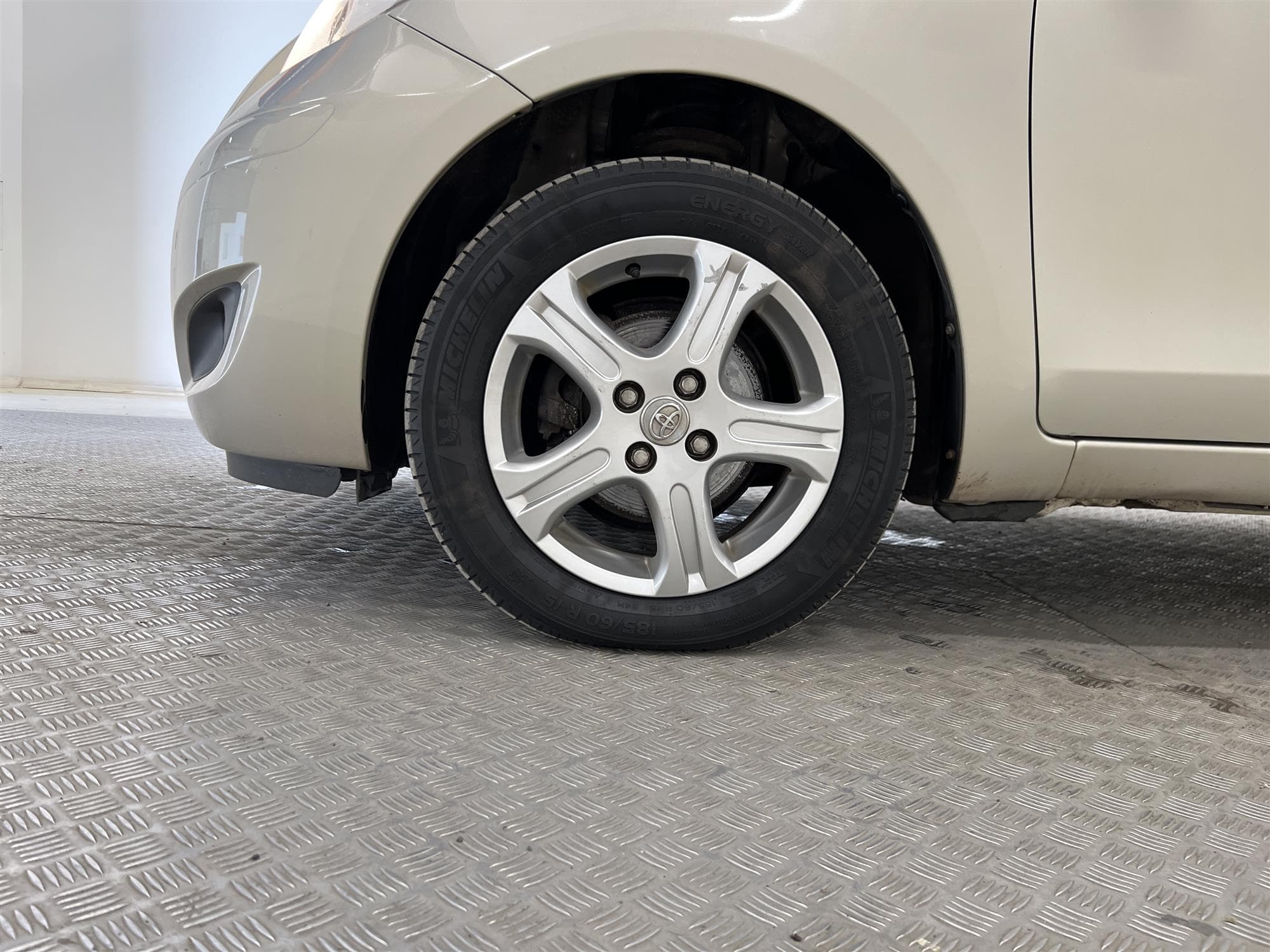 Toyota Yaris 1.0 VVT-i 69hk Låg Skatt 0,49L/mil