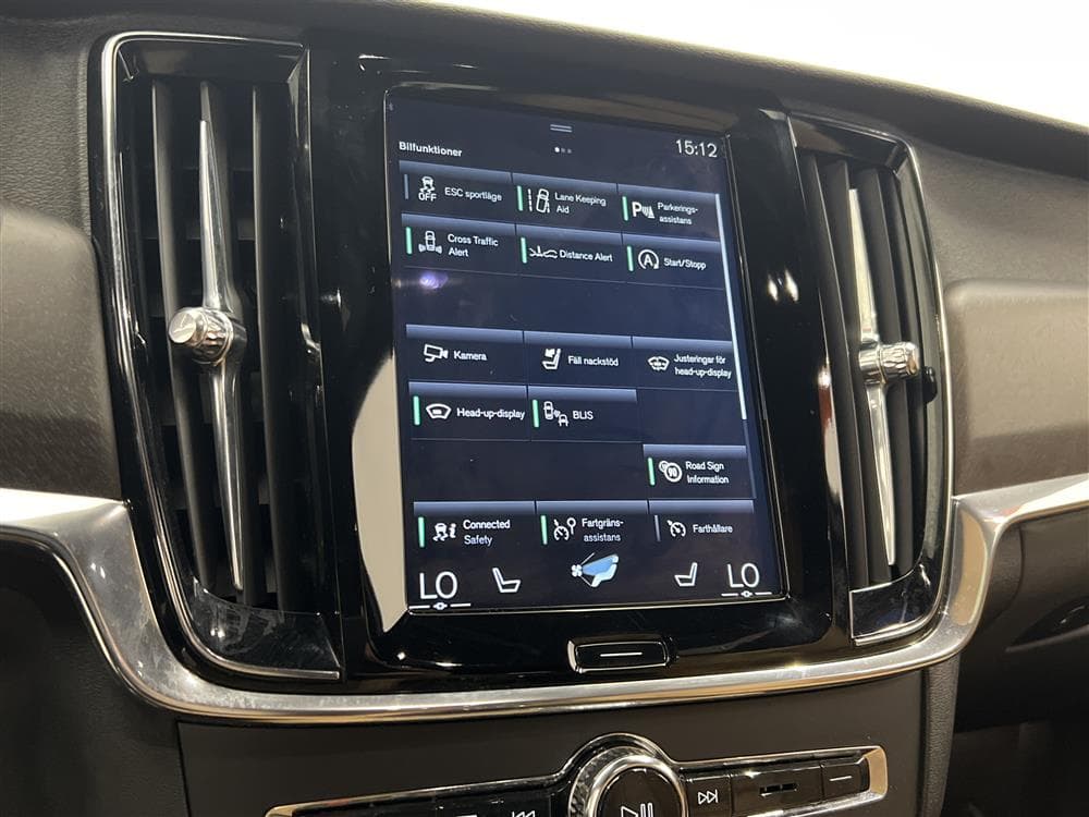 Volvo V90 D4 Cross Country AWD Pro VOC Värmare Navi HUD Drag