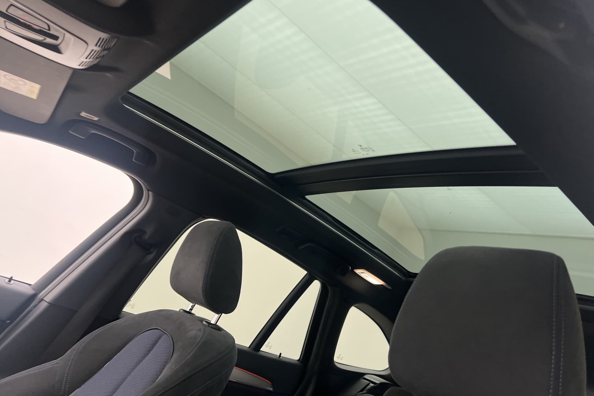BMW X1 xDrive20d 190hk M Sport Pano Kamera HiFi HUD GPS Drag