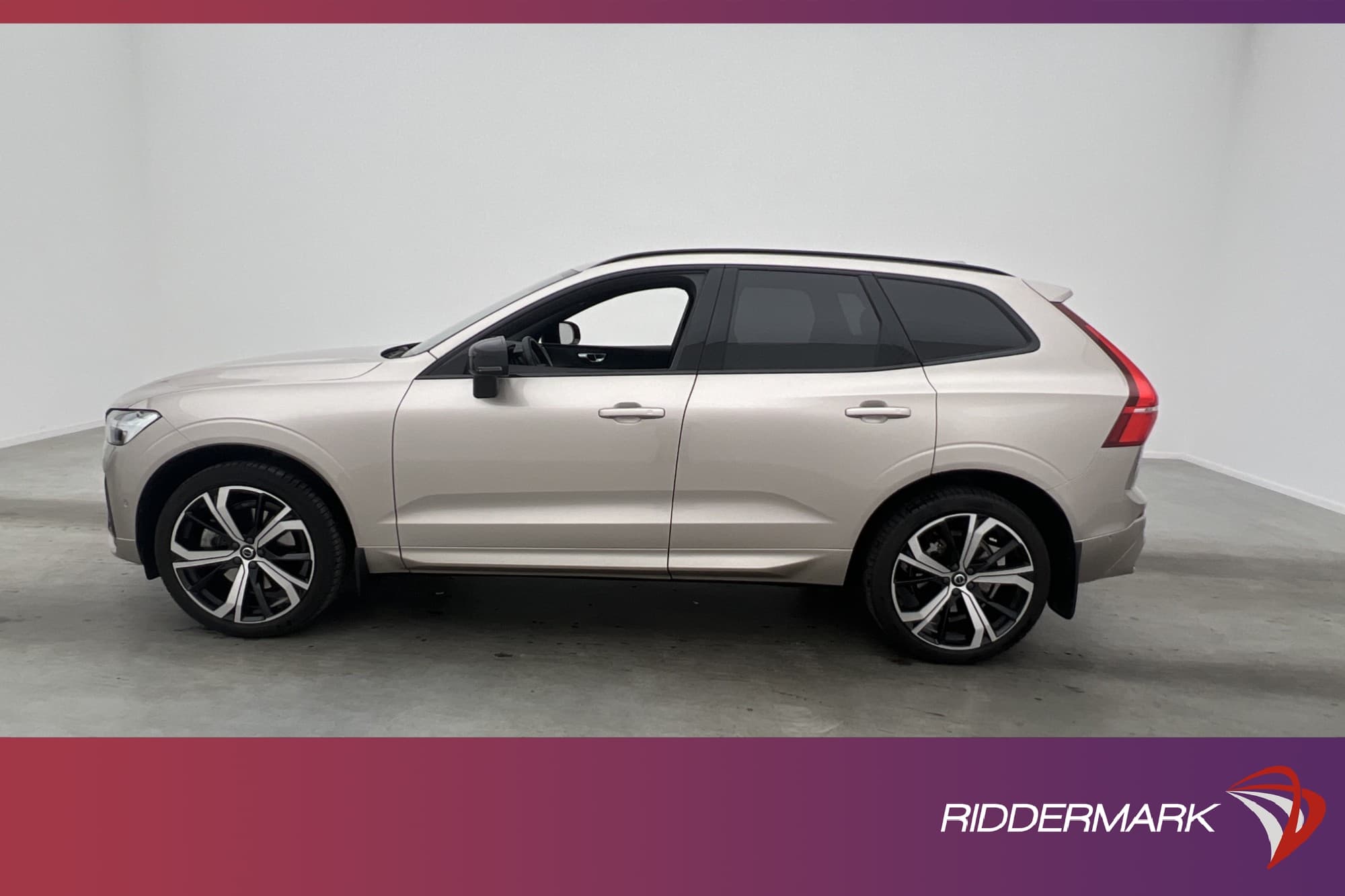 Volvo XC60 B4 197hk AWD Plus Dark