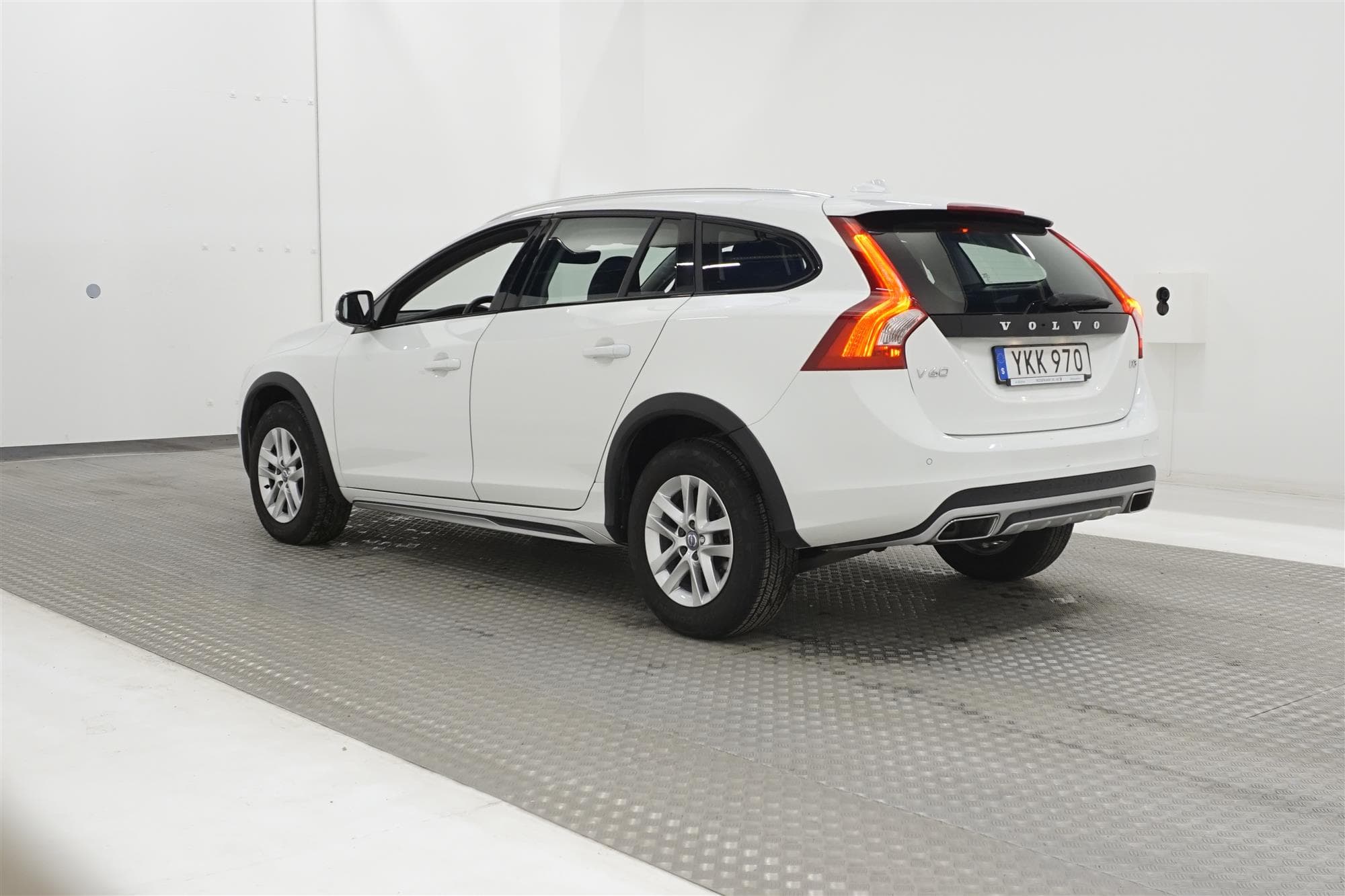 Volvo V60 Cross Country D3 150hk D-Värm P-Sensorer0,46L/mil