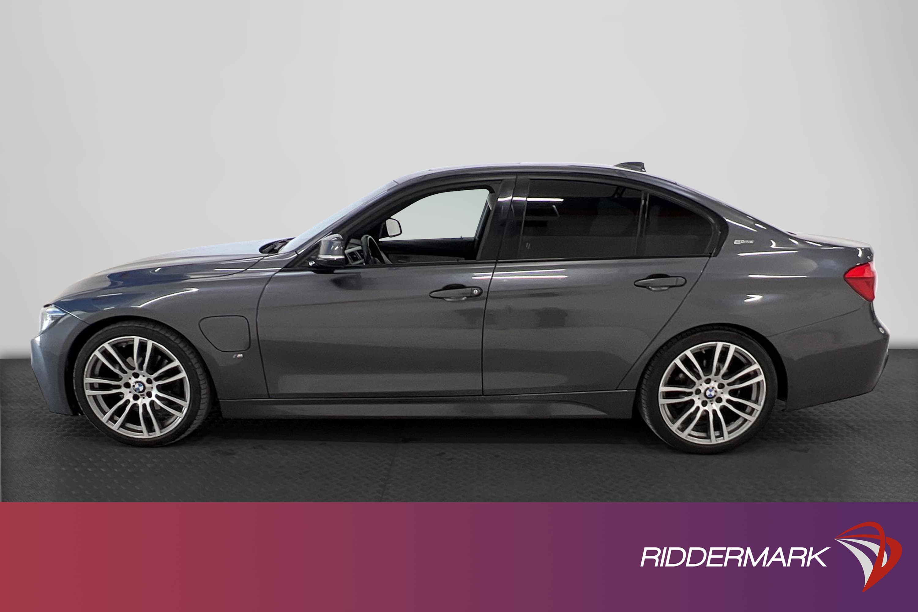 BMW 330e Sedan 252hk