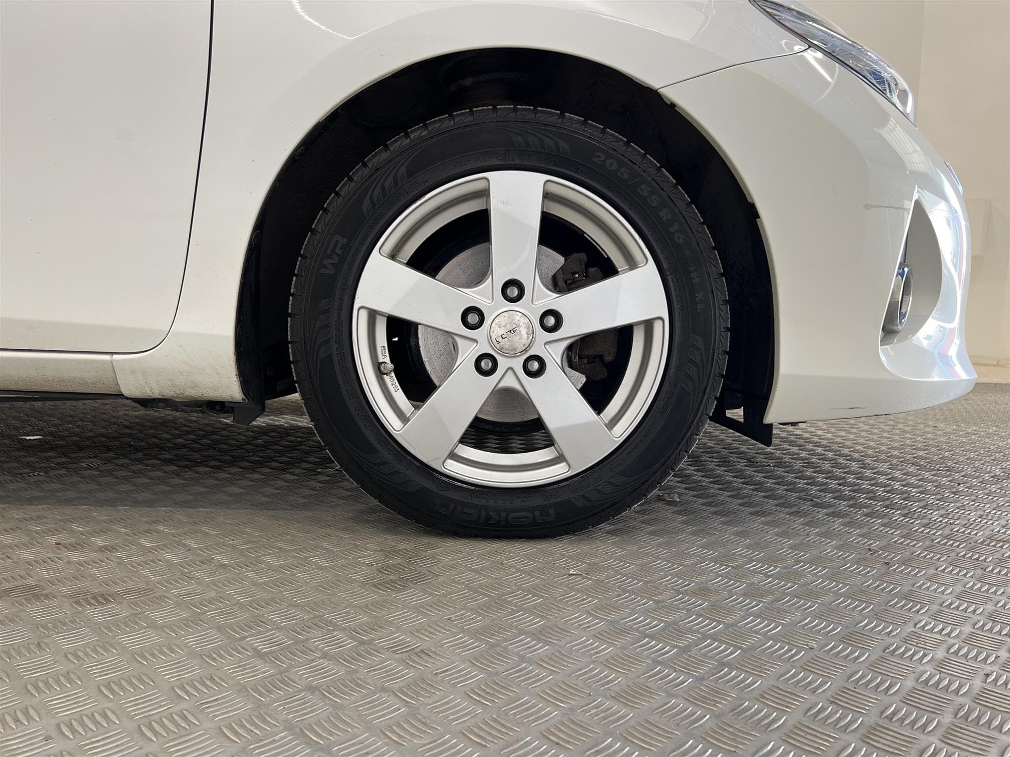 Toyota Auris Hybrid e-CVT 136hk B-Kam 360kr Skatt 0,39L/mil 