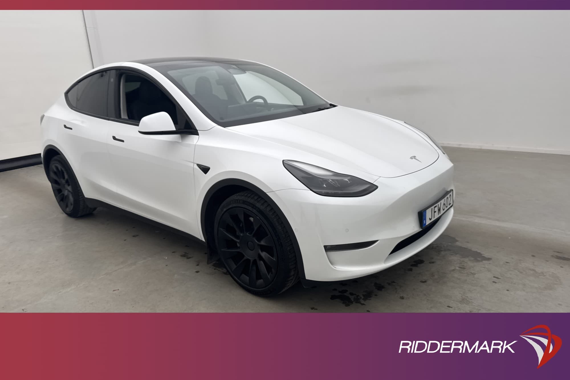Tesla Model Y Long Range AWD Svensksåld AP Dragkrok MOMS