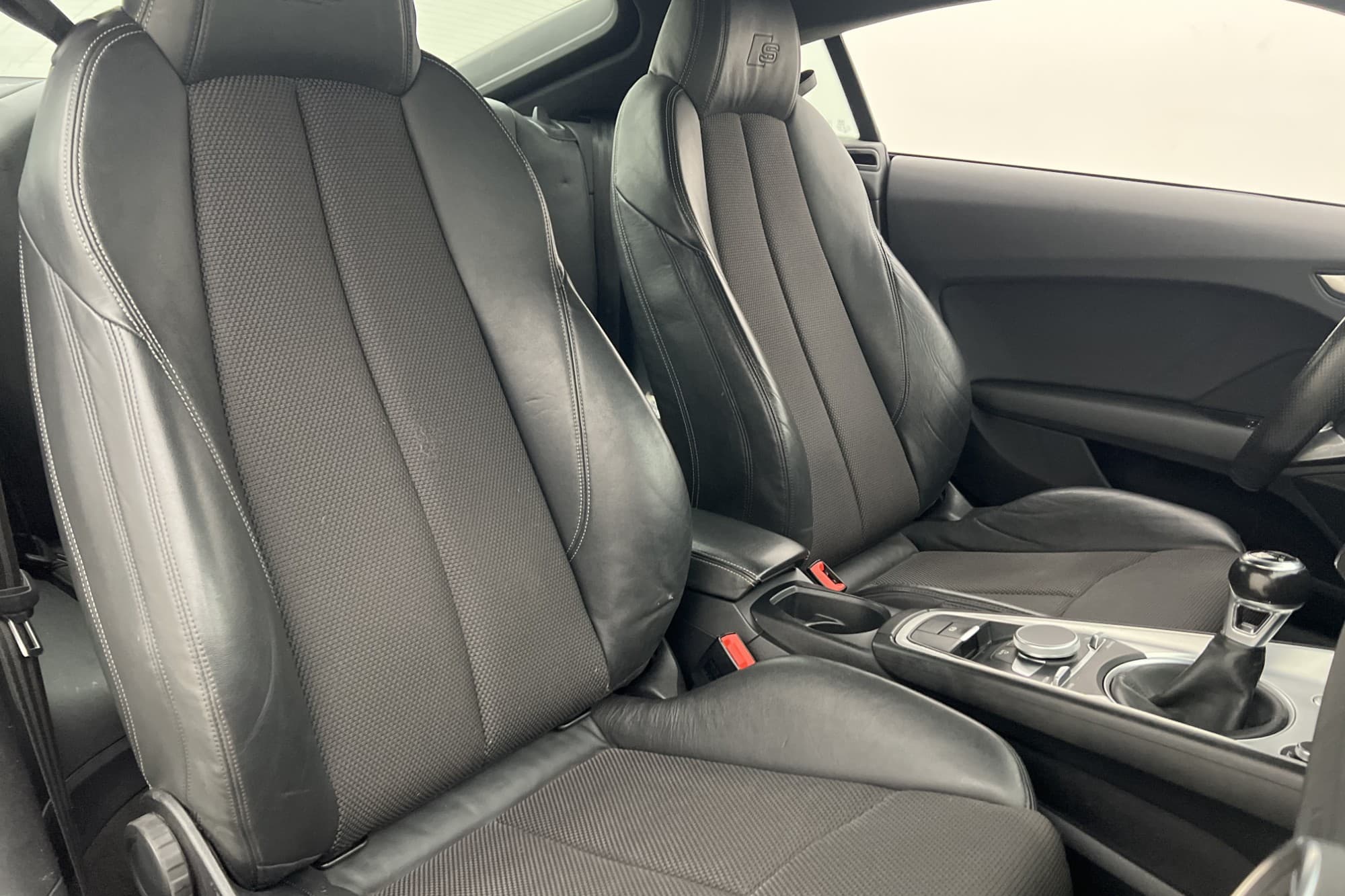 Audi TT Coupé TDI 184hk S-Line Cockpit P-Sensorer Halvskinn