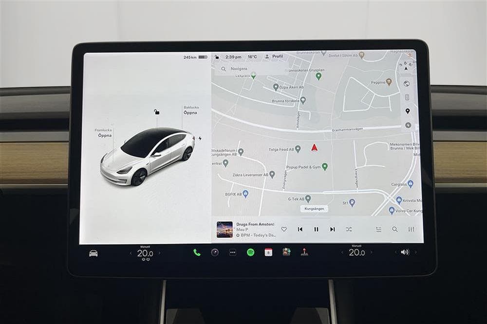 Tesla Model 3 Standard Range Plus 258hk Svensksåld Autopilotinteriör