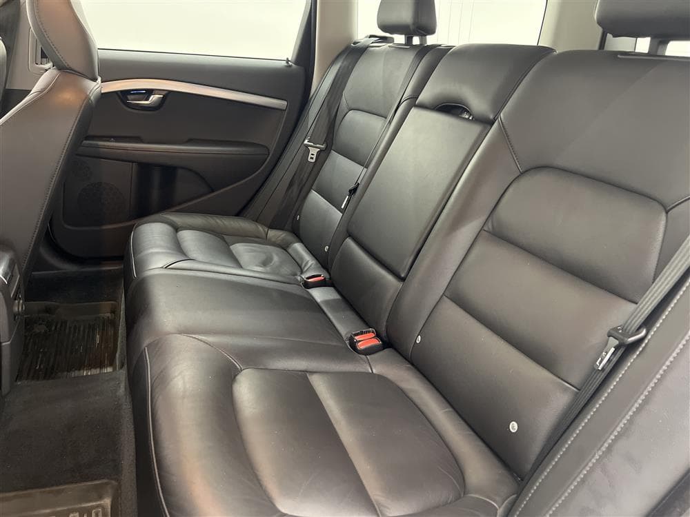Volvo V70 D4 181hk Summum D-Värm Skinn BLIS VoC 0,45l/milinteriör