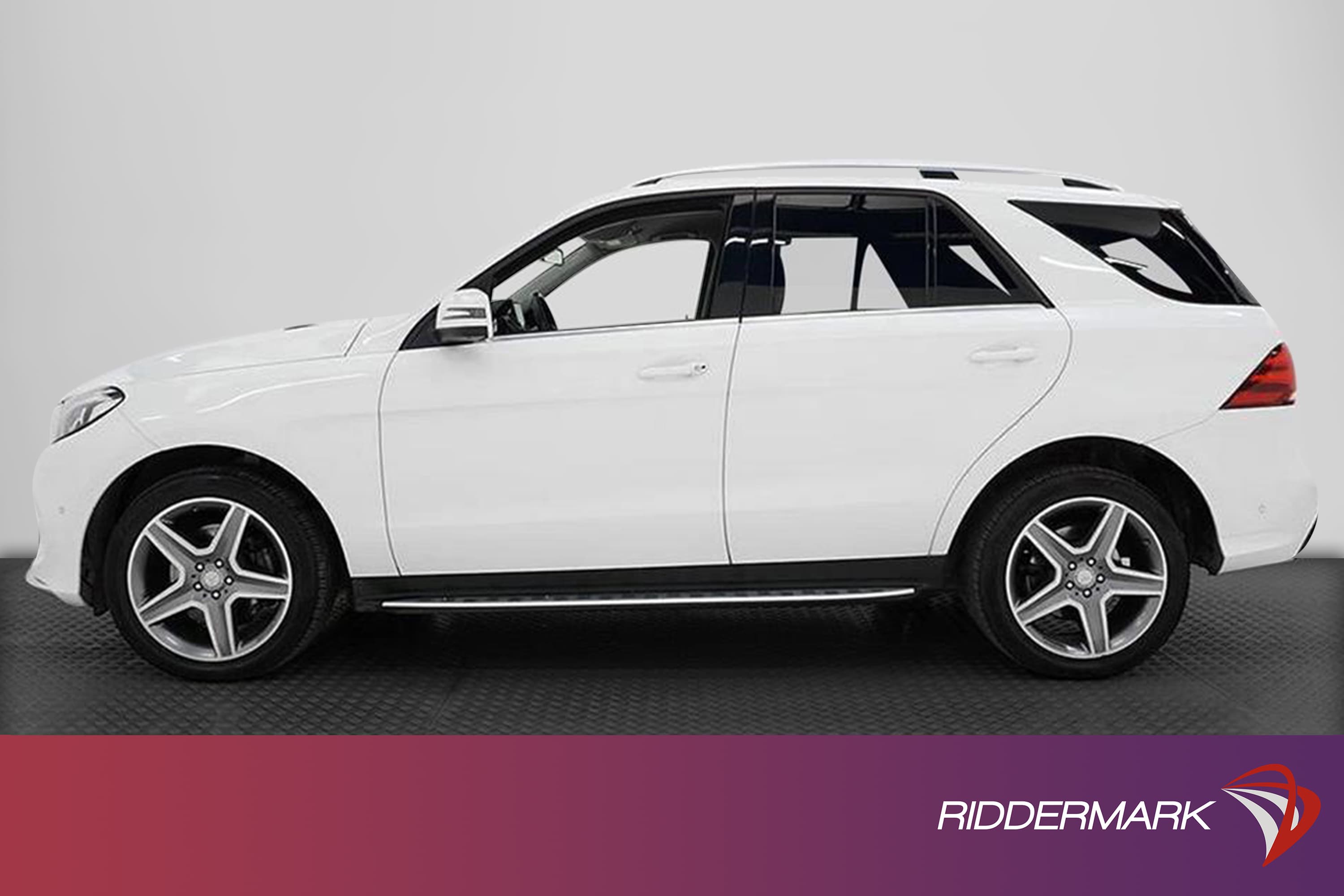 Mercedes-Benz GLE 350d 4M 258hk AMG Värmare 360° H/K Naviexteriör
