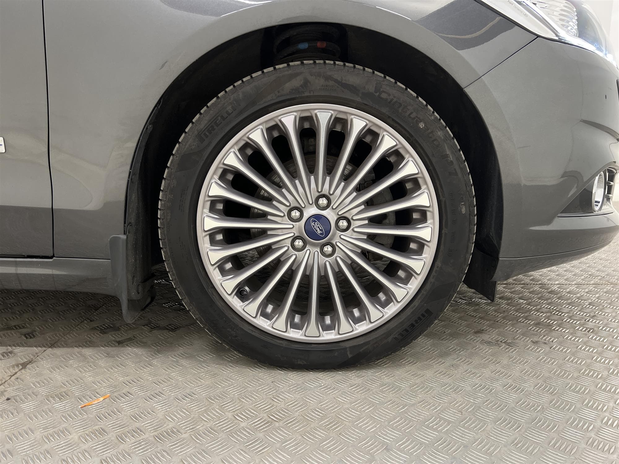 Ford Mondeo Hybrid e-CVT 187hk Keyless Helskinn 0,5L/mil