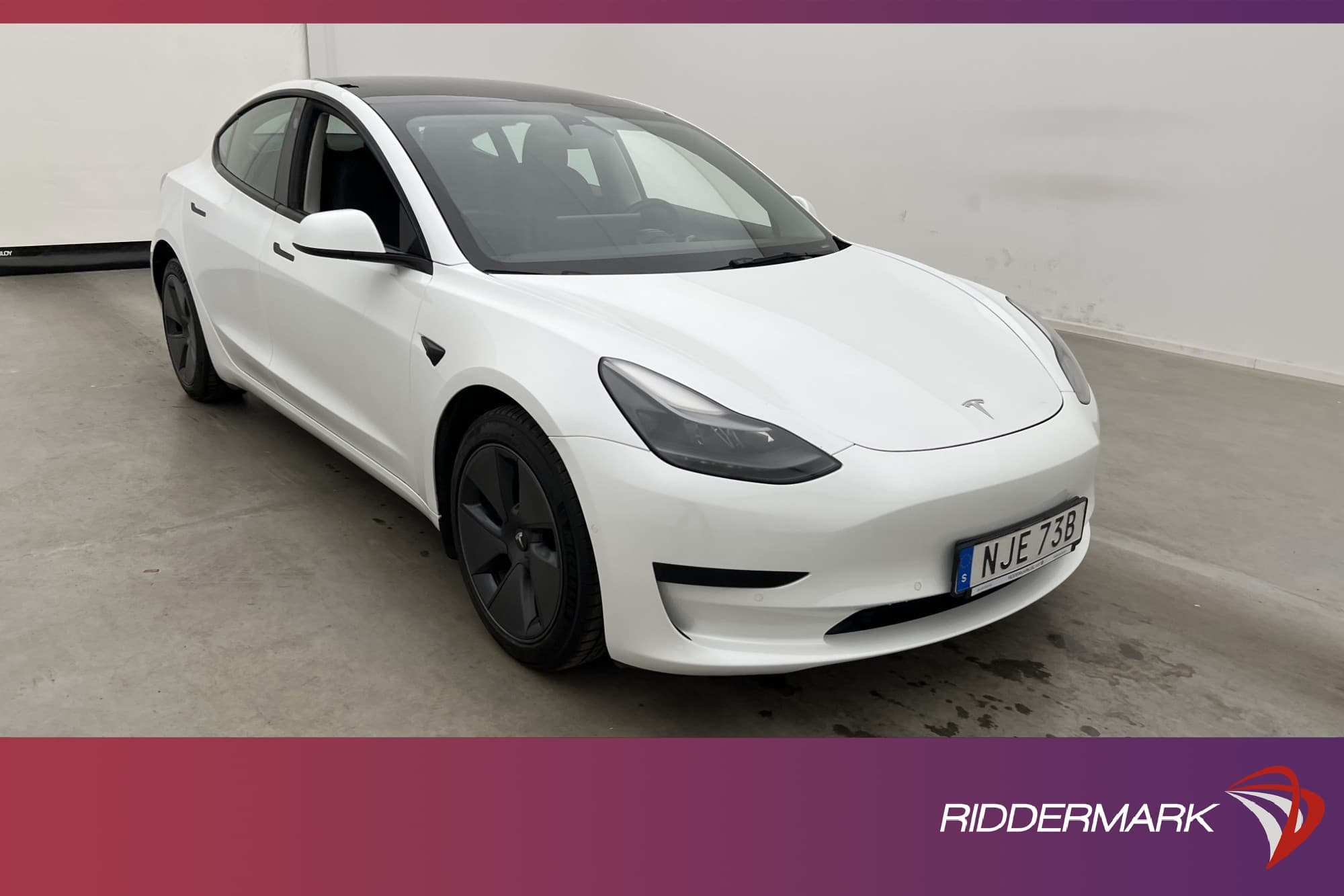 Tesla Model 3 Standard Range Plus Svensksåld Autopilot MOMS