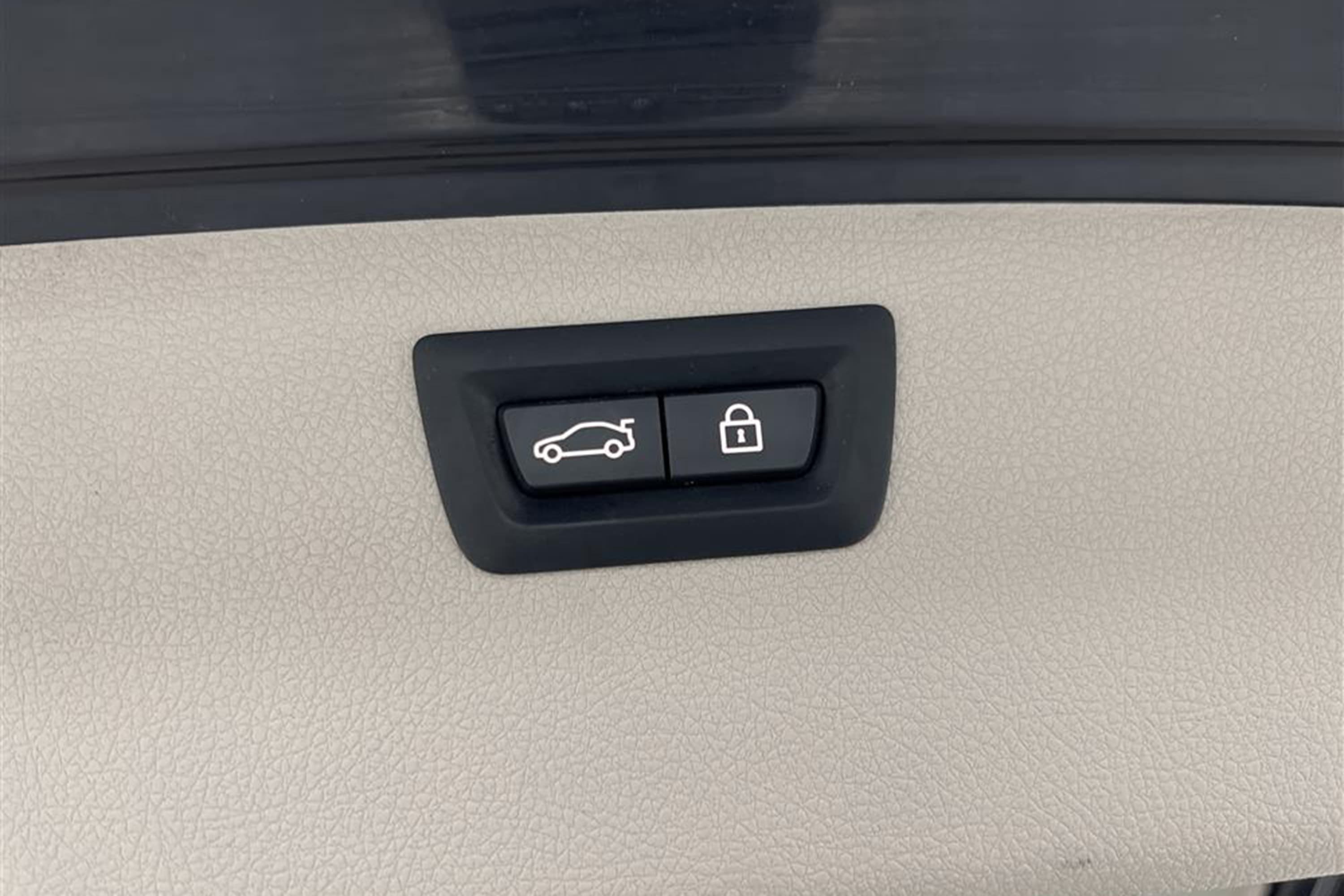 BMW 320 d xDrive Modern Line Motorvärmare Drag Keyless Skinninteriör