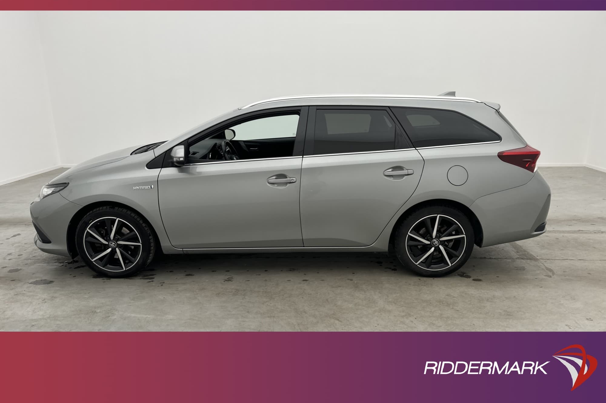 Toyota Auris Touring Hybrid 136hk