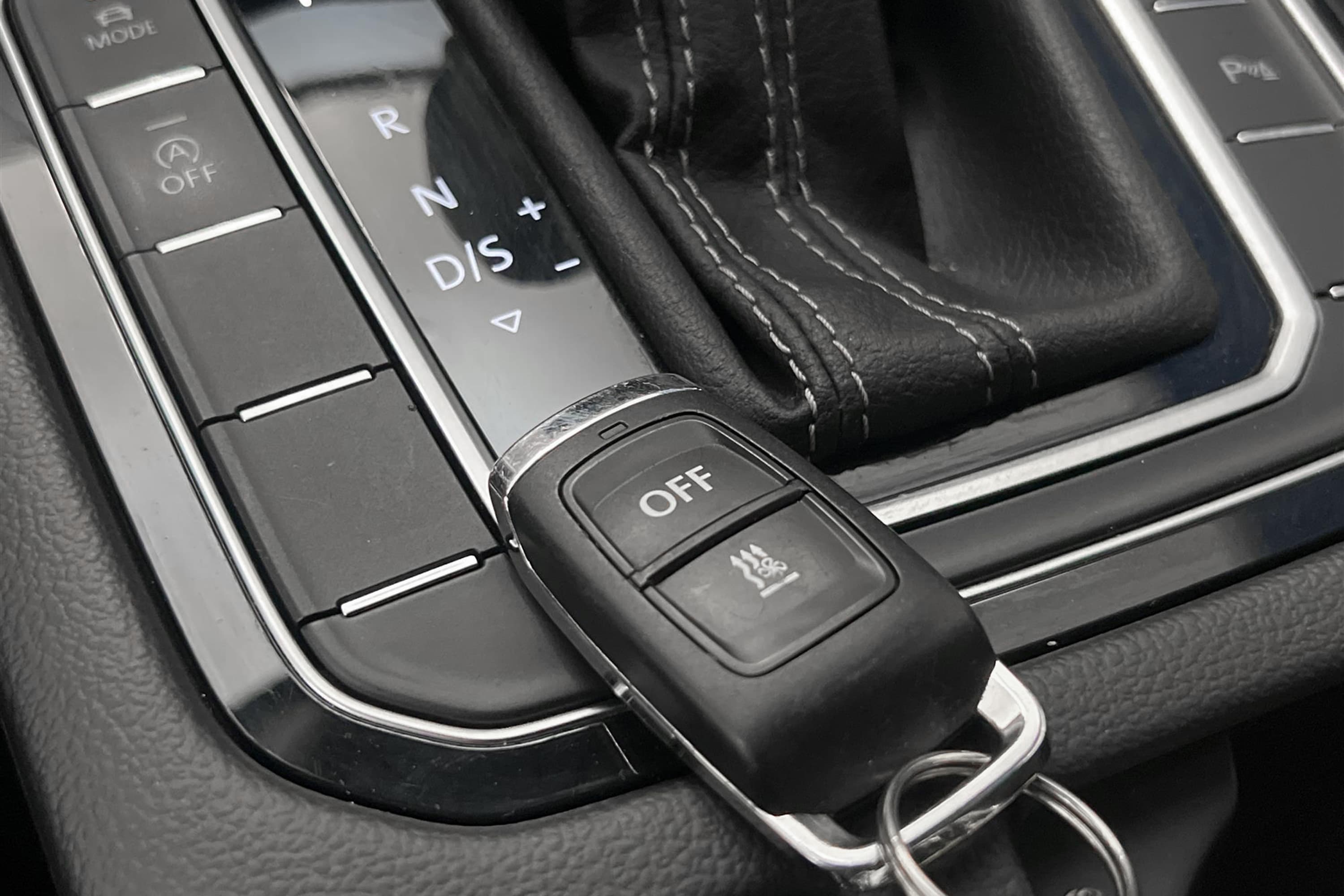 Volkswagen Passat 2.0 TDI 4M 190hk R Line D-Värm Cockpit 