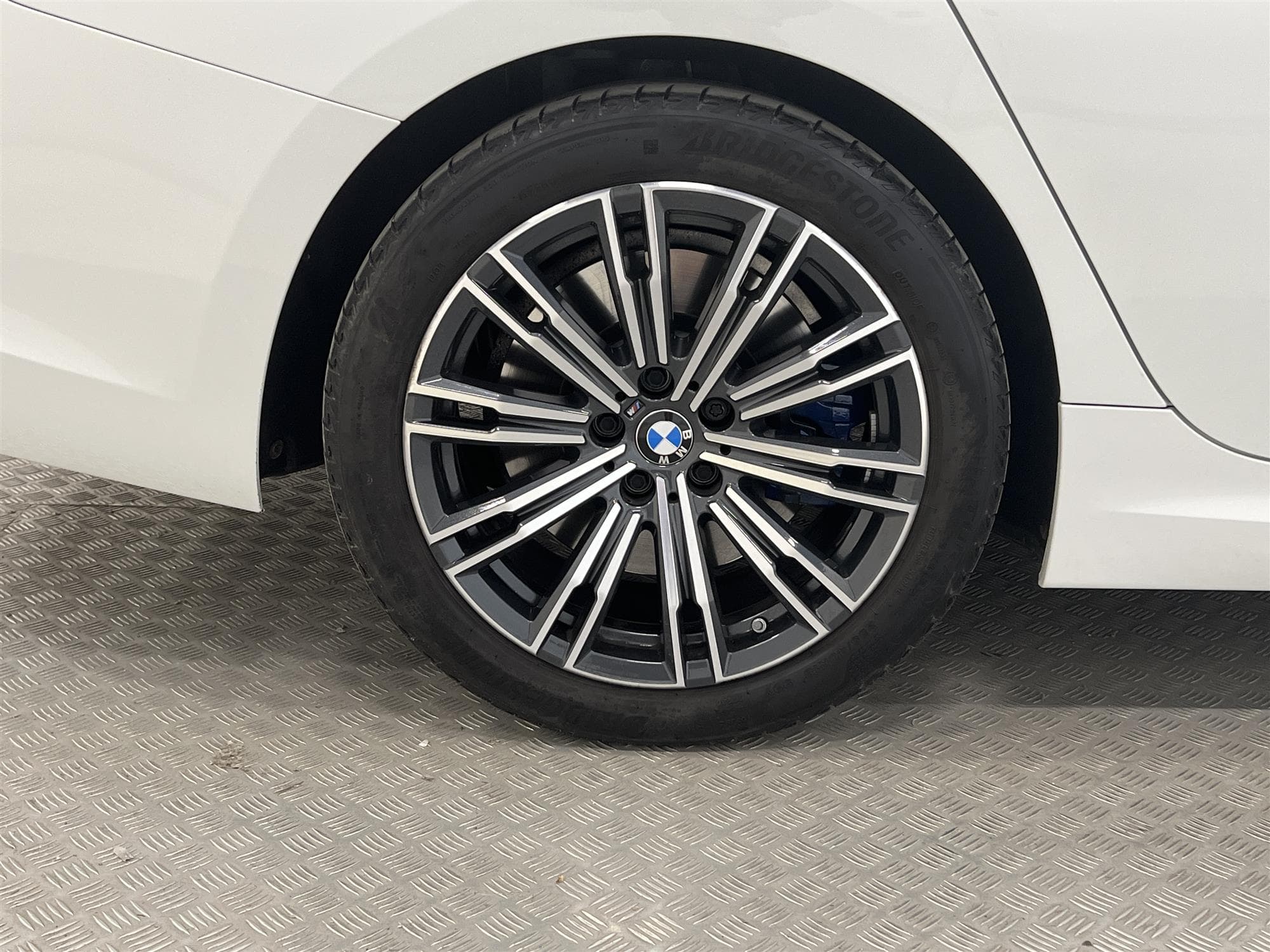 BMW 330i xDrive 258hk M Sport H/K Display Key Navi Drag Värm
