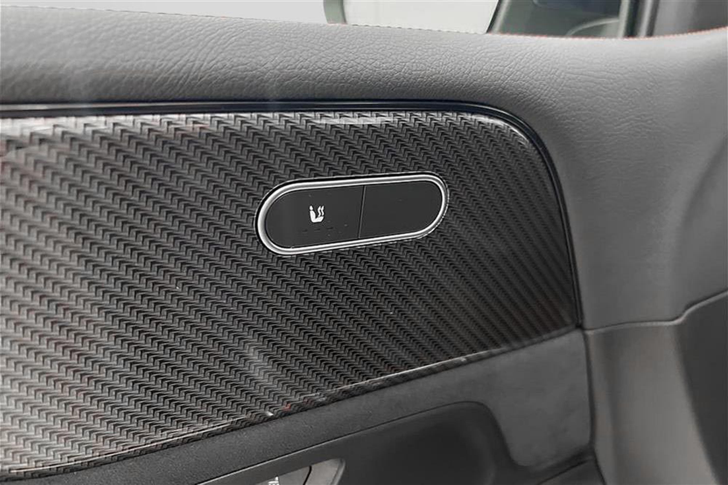 Mercedes-Benz B 200 AMG Panorama Kamera Dragkrok Naviinteriör