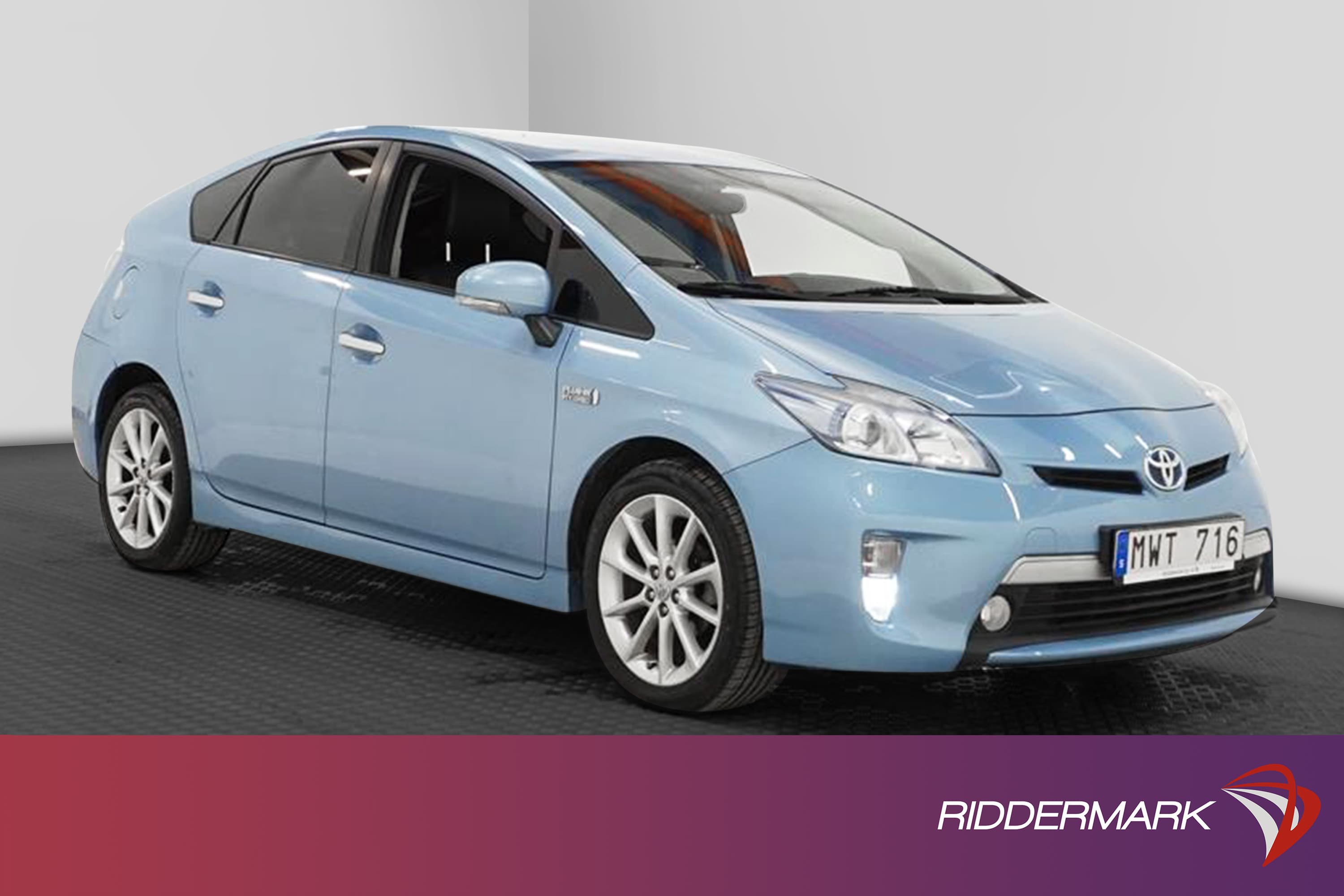 Toyota Prius 1.8 Plug-in 136hk